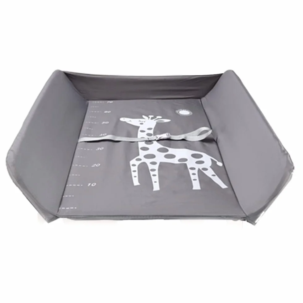 Składany stolik do przewijania wanny, mobilny przewijak dla dziecka bez kół, wysokość nie jest regulowana, 80 x 63 x 96 cm, z motywem żyrafy, pasa bezpieczeństwa i schowków