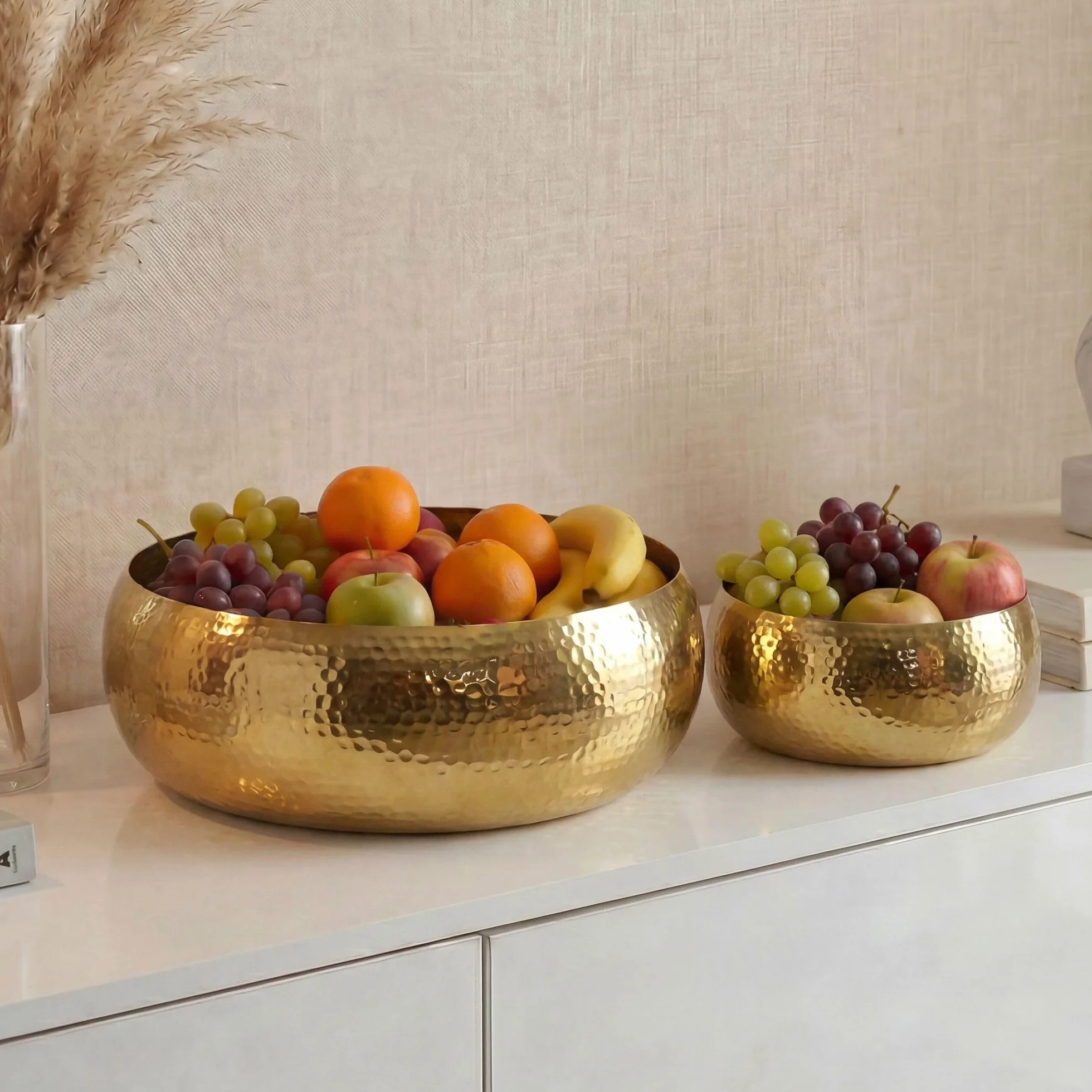 WOHNLING Zestaw 2 misek na owoce Aluminium Złote Młotkowane Handmade | Zestaw 2 misek na owoce, ręcznie wykonane miski metalowe, zestaw misek młotkowanych, dekoracja stołu do kuchni i jadalni