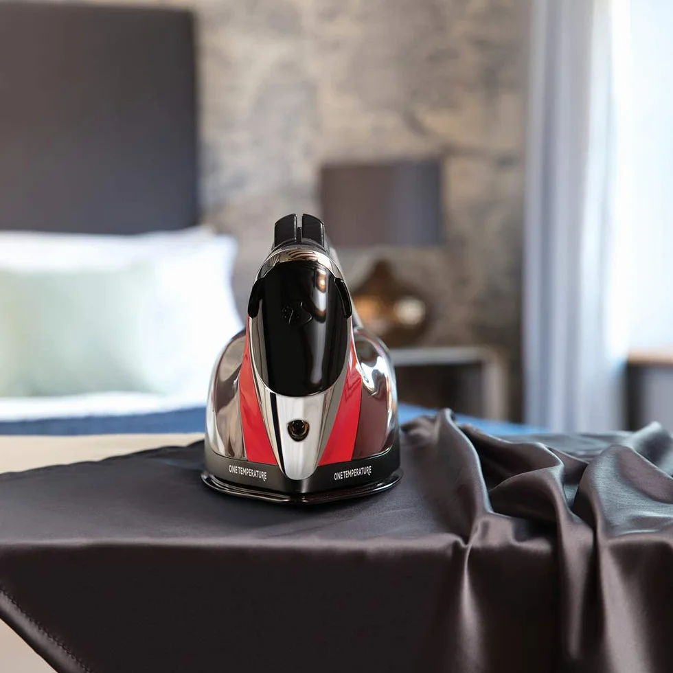 Russell Hobbs Żelazko parowe [2600W, uderzenie pary 210g, stały wyrzut 50g] One Temp (technologia jednej temperatury do wszystkich tkanin, stopa ceramiczno turmalinowa, 350ml, samoczyszczące) 25090-56