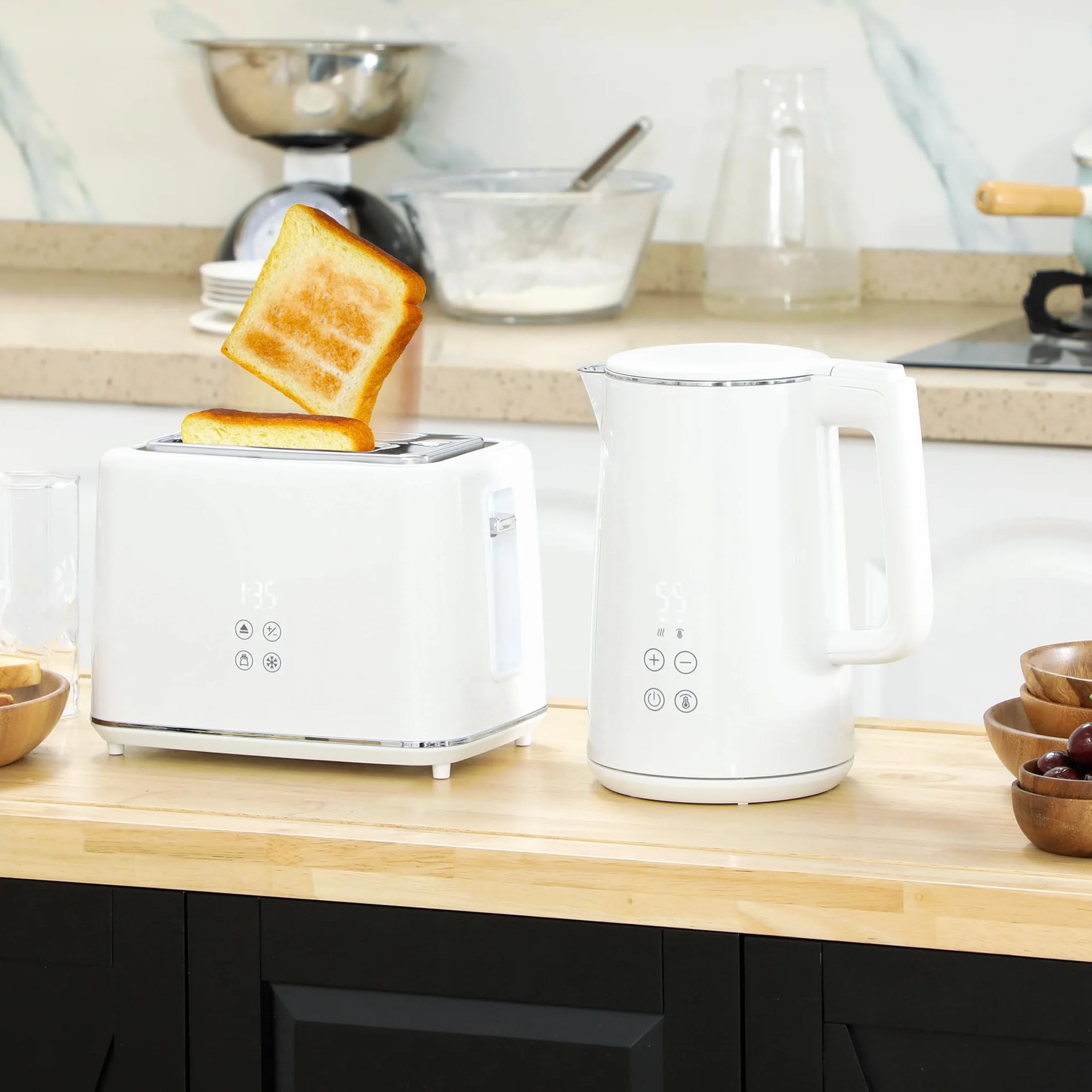 HOMCOM Zestaw czajnika i tostera 2200 W, czajnik ze stali nierdzewnej 1,5 l z izolacją i tosterem, 2 kromki, 7 poziomów brązowienia, rozmrażania, podgrzewania i tacy na okruchy, kremowy