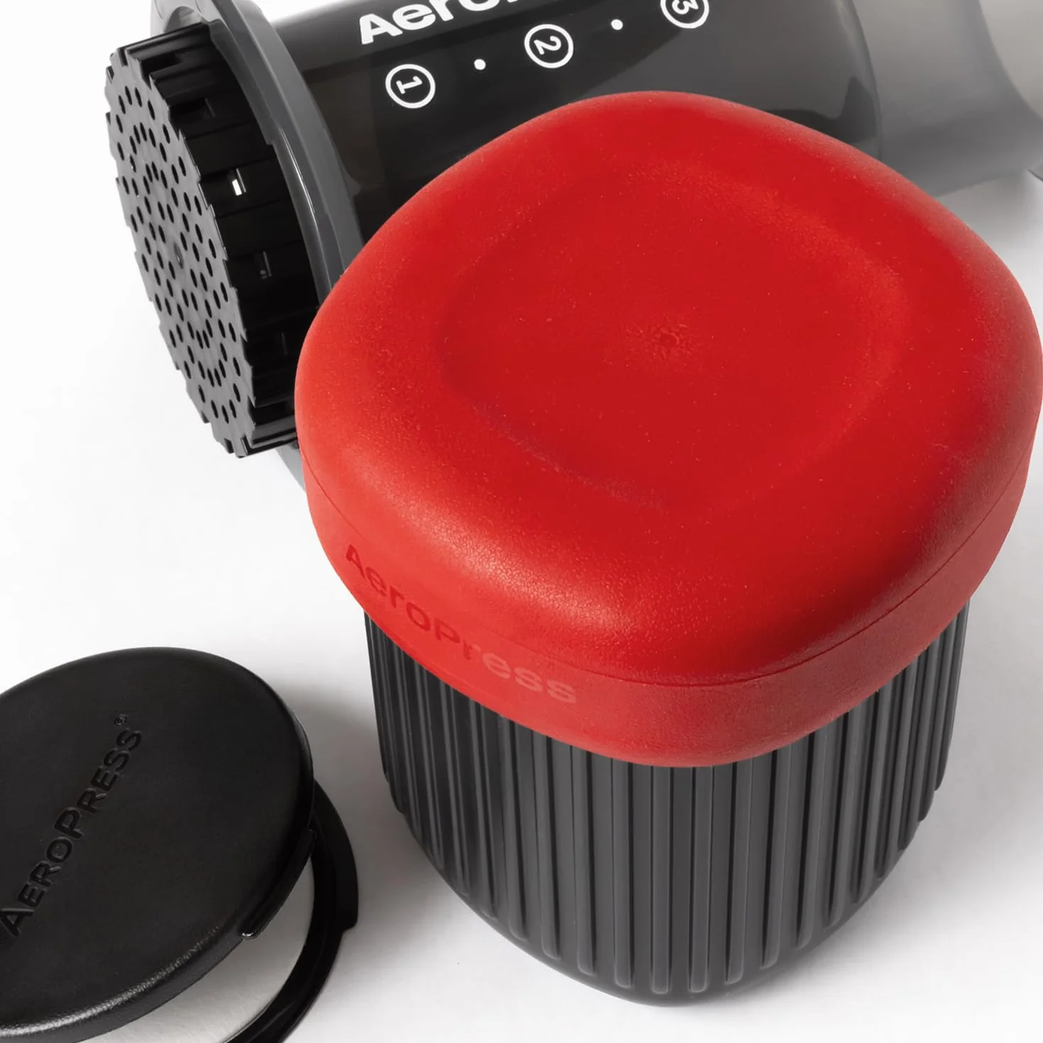 AeroPress Go bardzo mały przenośny ekspres do kawy, idealny na podróże, wycieczki i kemping, wielofunkcyjny French Press, ręczny ekspres espresso & pour-over, 2 min parzenia
