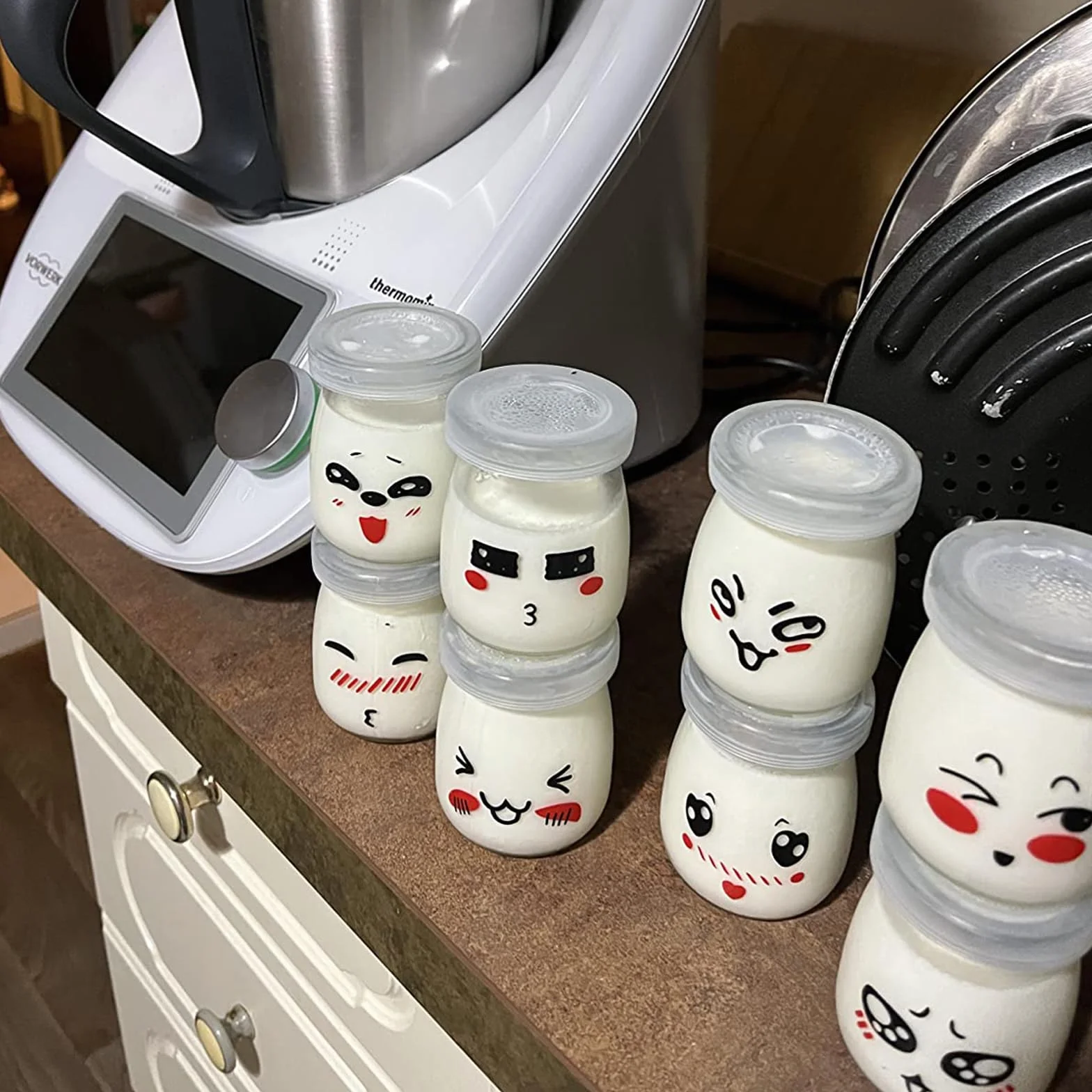 10 pustych słoików na jogurt, szklany słoik na jogurt z hermetyczną pokrywką, mały słoik na jogurt z emotikonem do multicookera Thermomix/cookeo, jogurt domowy (100 ml)