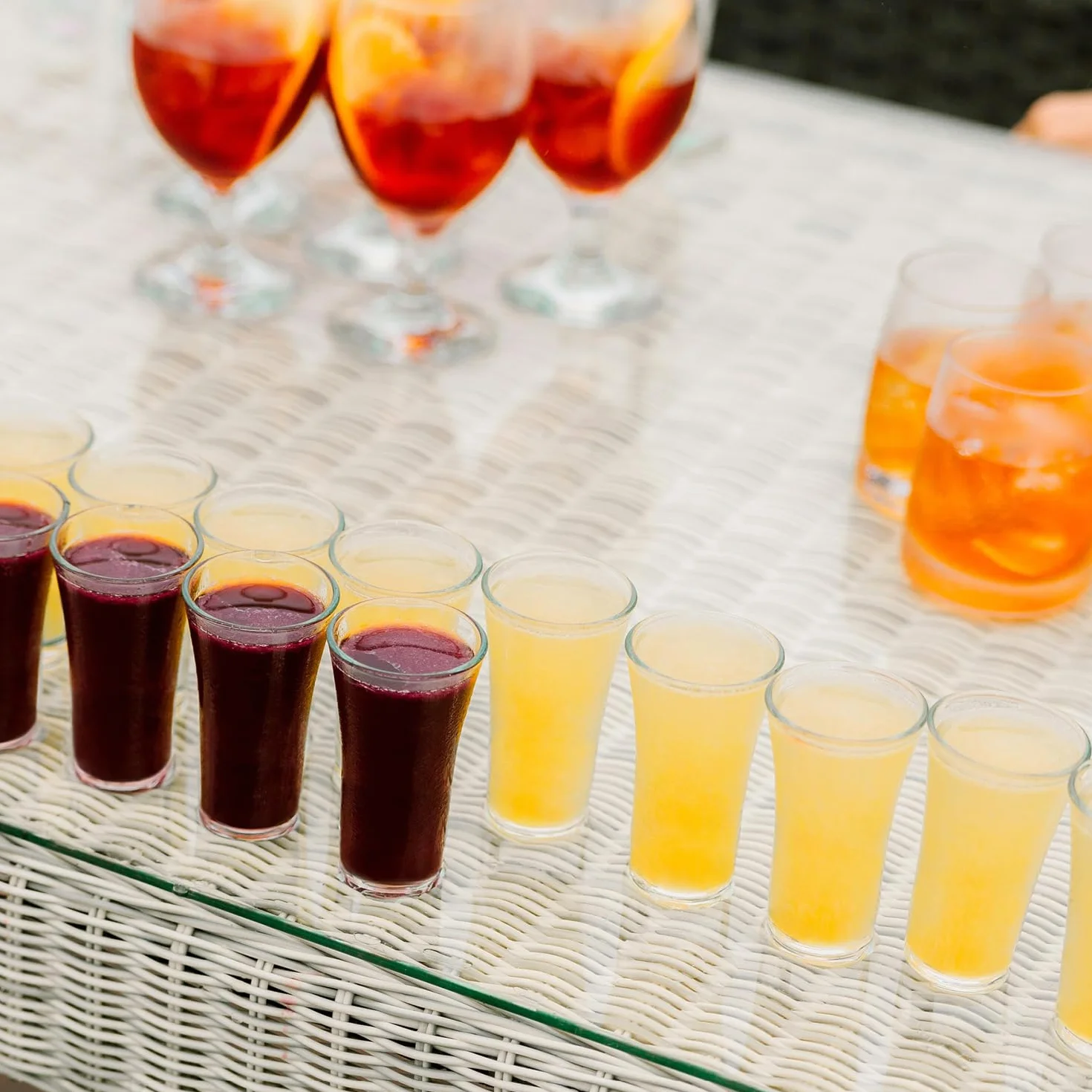 COM-FOUR® 6 kieliszków do shotów i alkoholi - kieliszki do shotów 80 ml - wytrzymale i nadaja sie do wielokrotnego uzytku, mozna myc w zmywarce - elegancki stozkowy ksztalt (przezroczysty - 80ml)