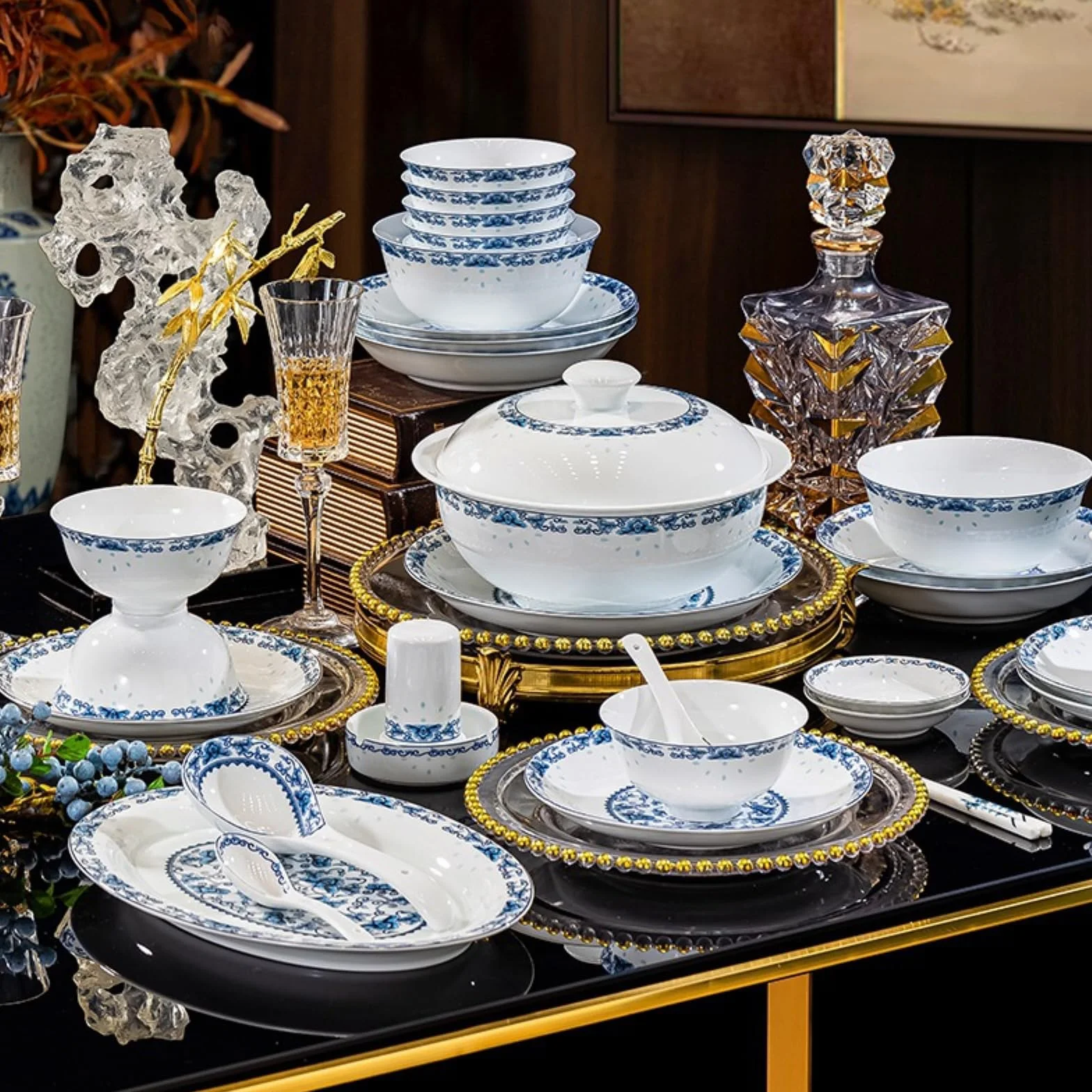 Biała porcelana niebiesko-biała zastawa stołowa naczynia domowe chińskie naczynia kombinacja -18 głowic