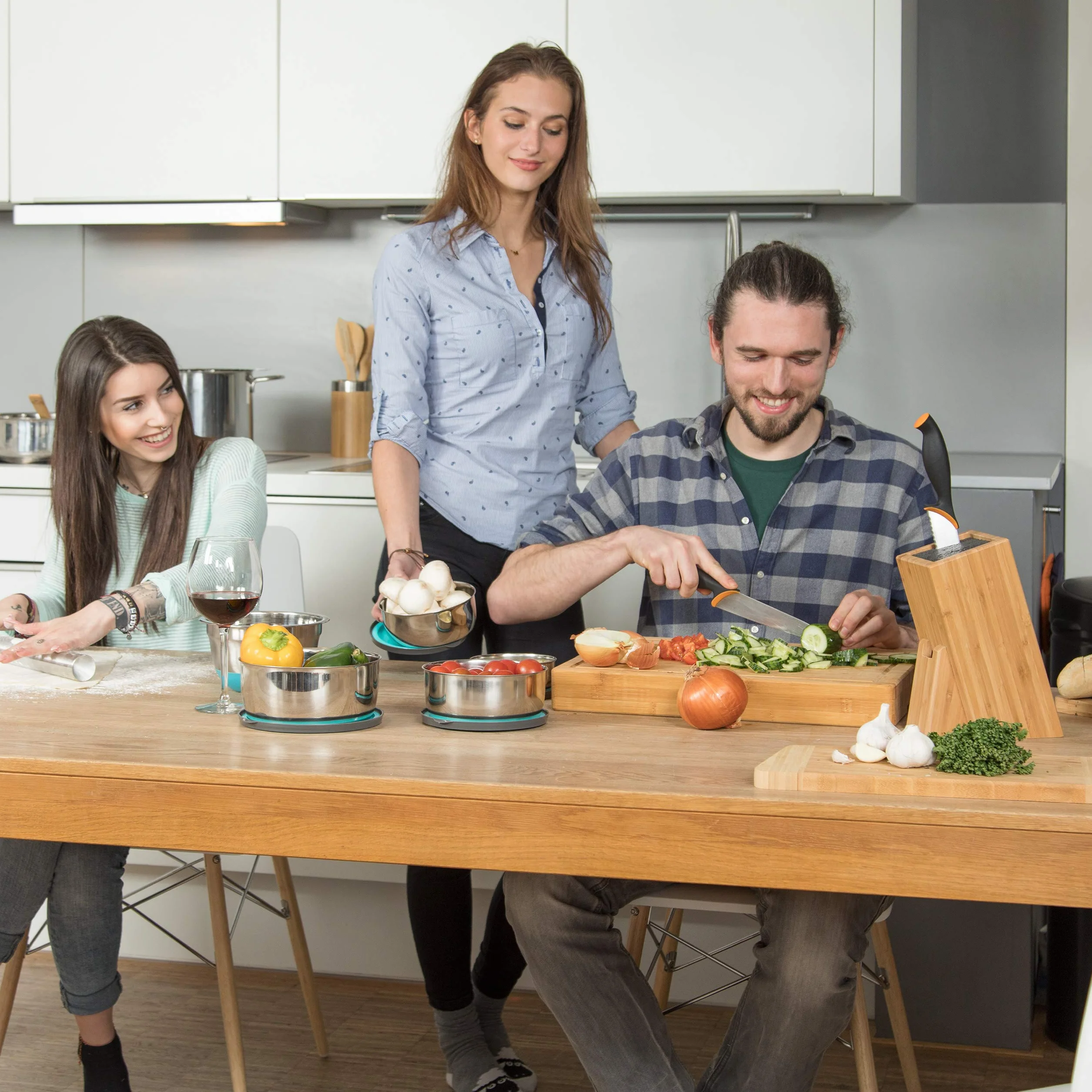 Relaxdays Bambusowy blok na noże z wkładką z włosia, blok kuchenny na 6 noży wszelkiego rodzaju, niezdobiony blok drewniany, naturalny