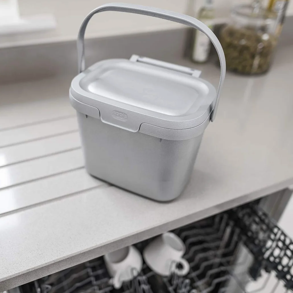 Addis Everyday Kitchen pojemnik na kompost 4,5 l plastikowy szałwiowy