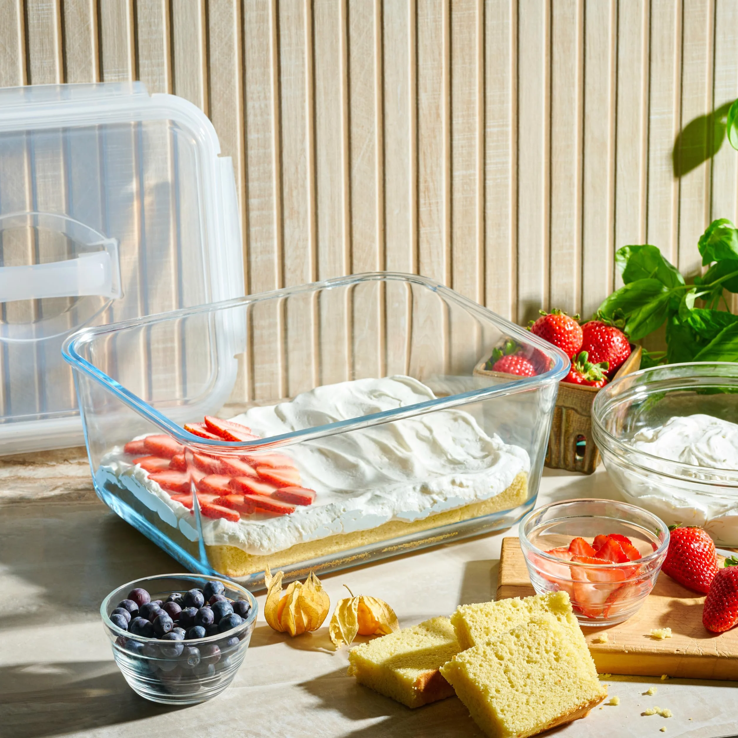 Bardzo duży szklany pojemnik do przechowywania żywności z hermetyczną pokrywką blokującą i uchwytem. 6500 ml / 28 filiżanek - przechowywanie żywności na lunch, warzyw, owoców, zapiekanek do pieczenia,