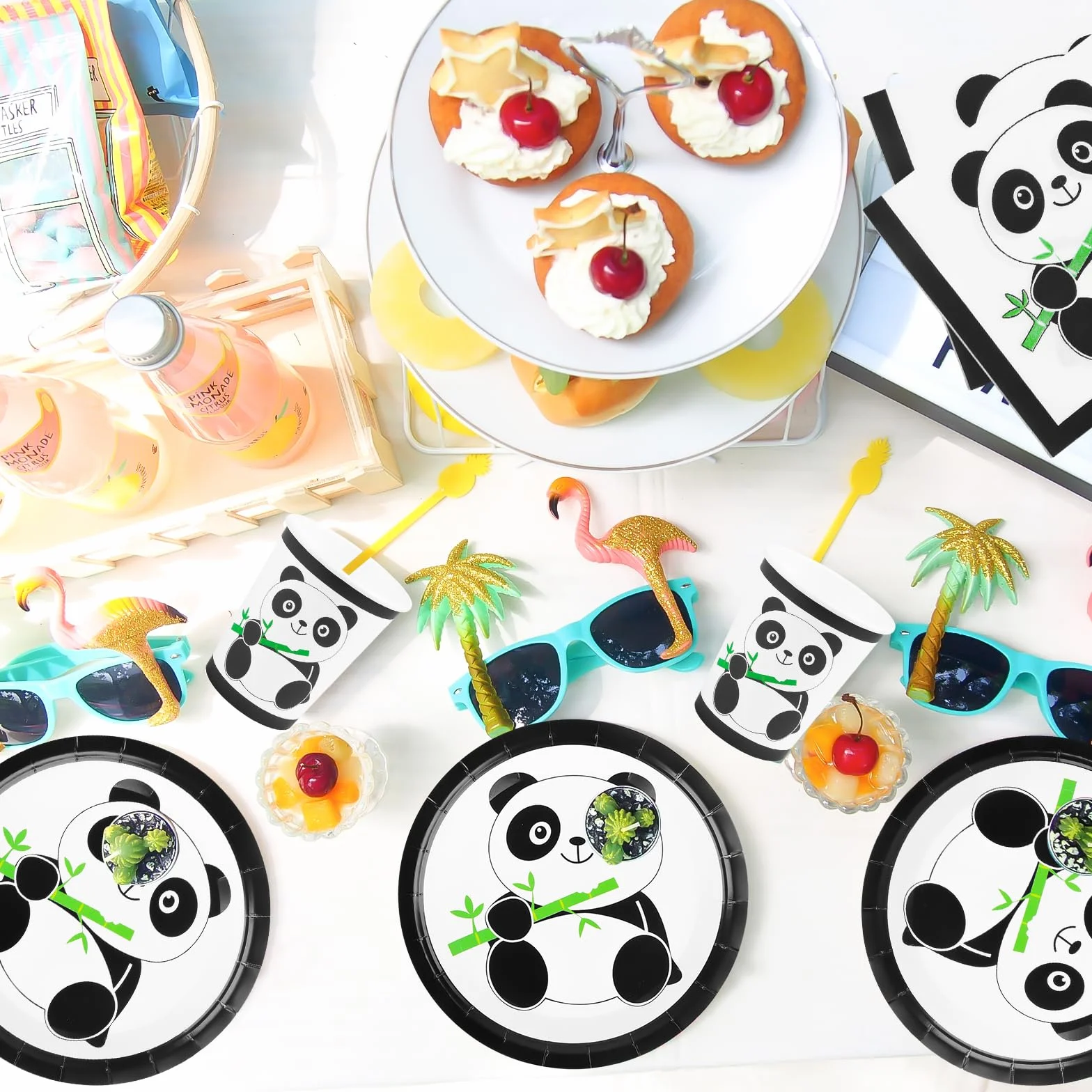 Panda zestaw naczyń imprezowych, dekoracja na imprezę urodzinową, pandę, motyw pandy, dekoracja urodzinowa, naczynia, talerze pandy, kubki, serwetki, obrusy, akcesoria imprezowe dla 10 gości