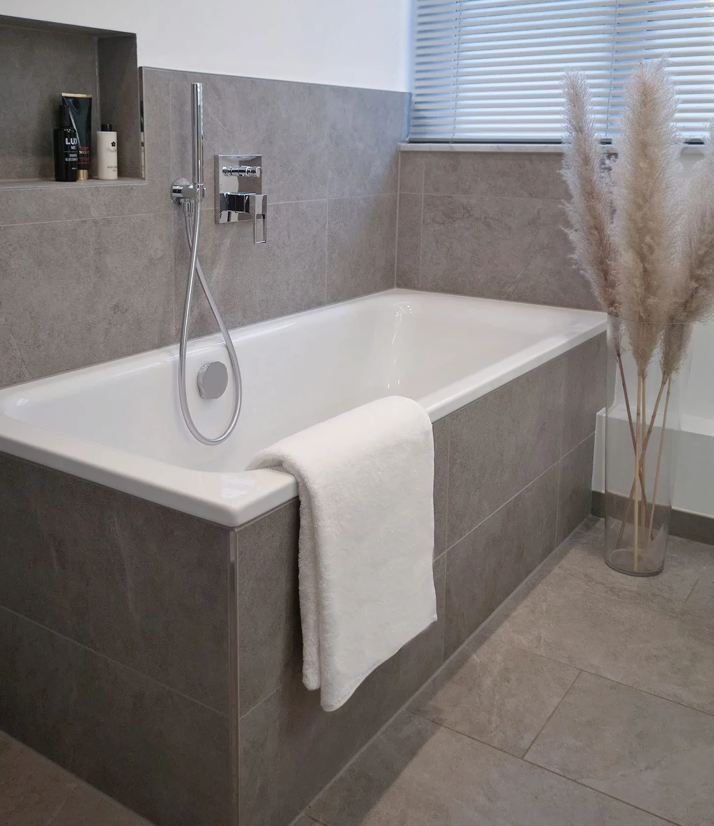 ZOLLNER Zestaw białych ręczników kąpielowych 70x140 cm 400g/m2 100% bawełna
