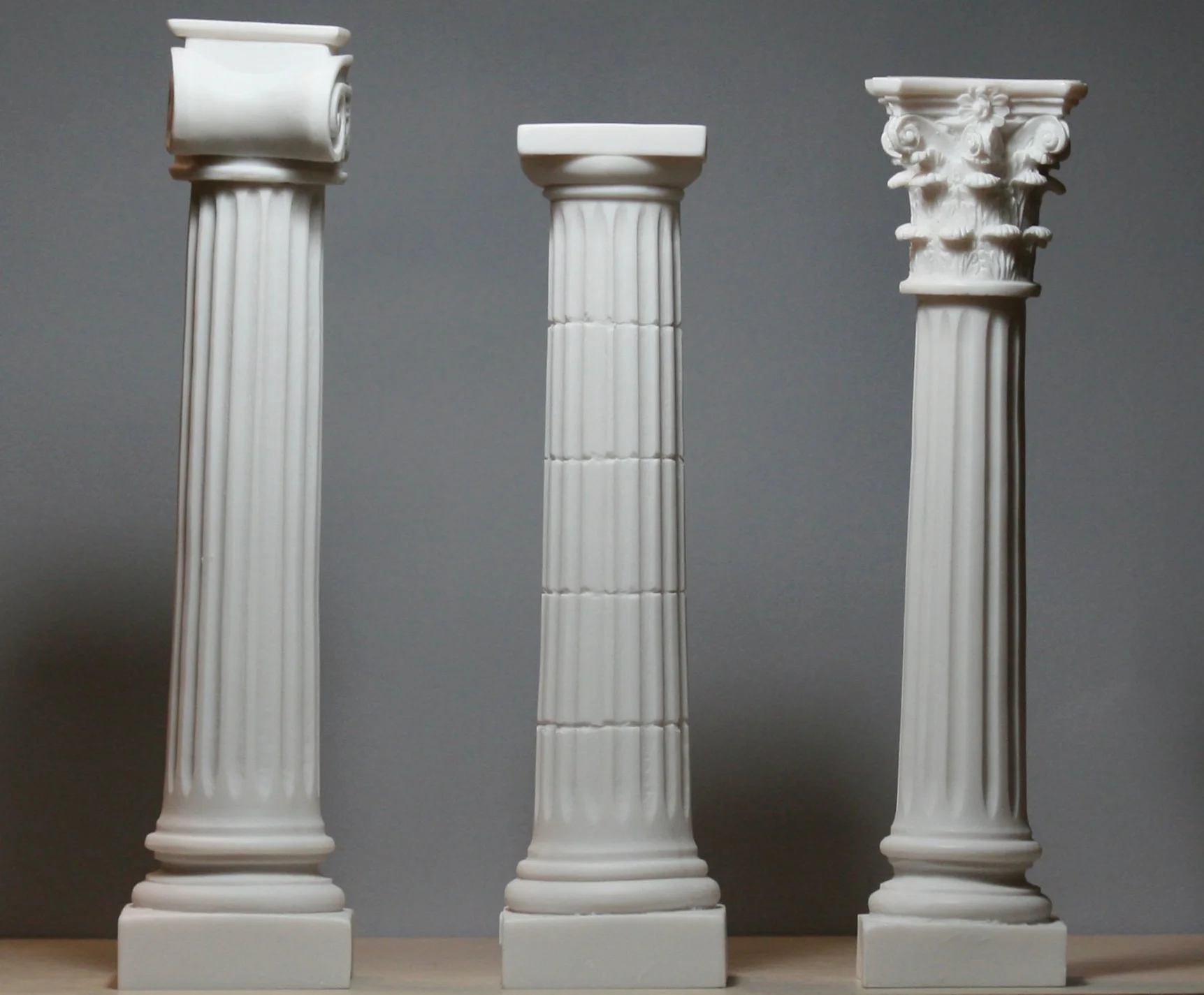 Zestaw 3 kolumny filary jonowe doric corinthian Order architektura dekoracja rzeźba