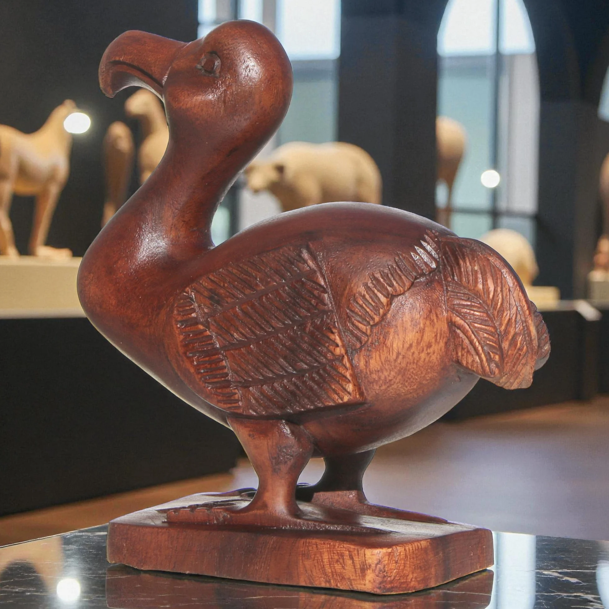 Piękna statuetka DODO – rzeźbienie z drewna jako pomysł na prezent na urodziny, Boże Narodzenie, do dekoracji, rękodzieło Mauritiusa (20 cm wysokości)