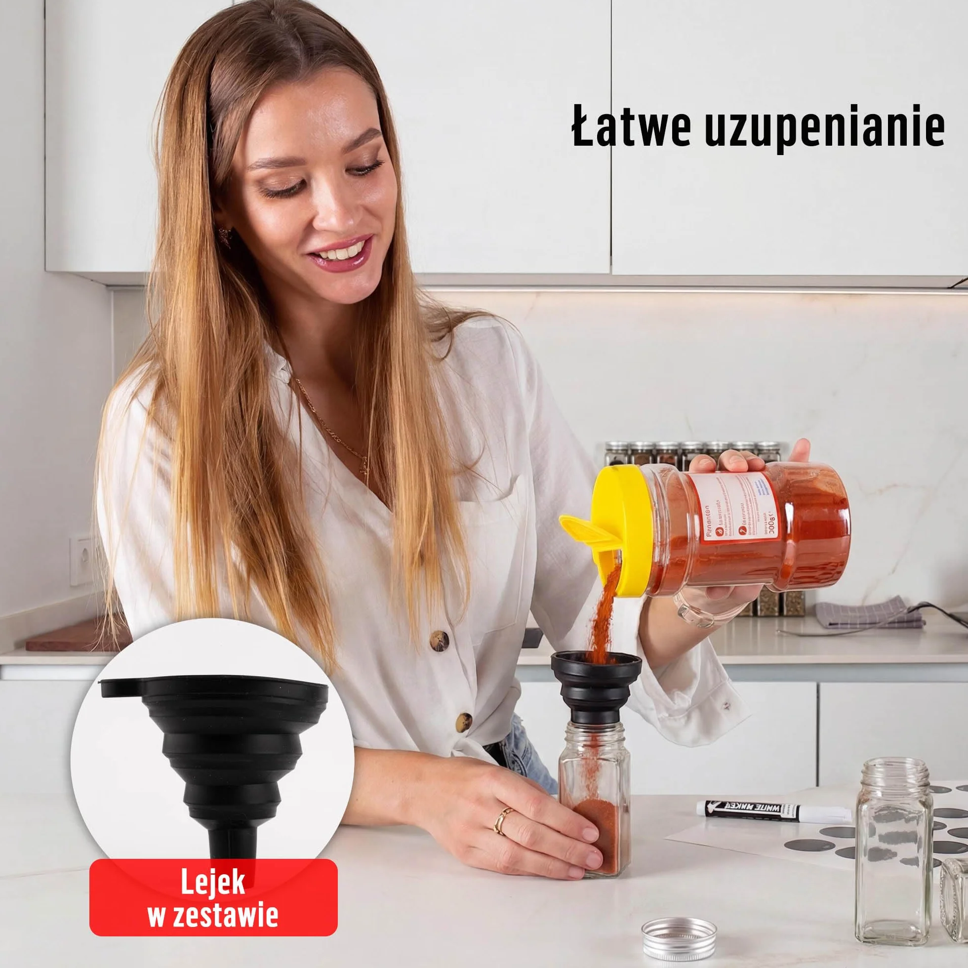 Deco haus® Słoiczki na Przyprawy z Nakrętką - Zestaw 24 sztuk - Różne Nasadki do Wytrząsarek, Lejek, Pędzelek, Etykiety i Kreda - Idealne do Naszych 4 Stojaków na Przyprawy - 120 ml, 10,5 x 4,3 cm