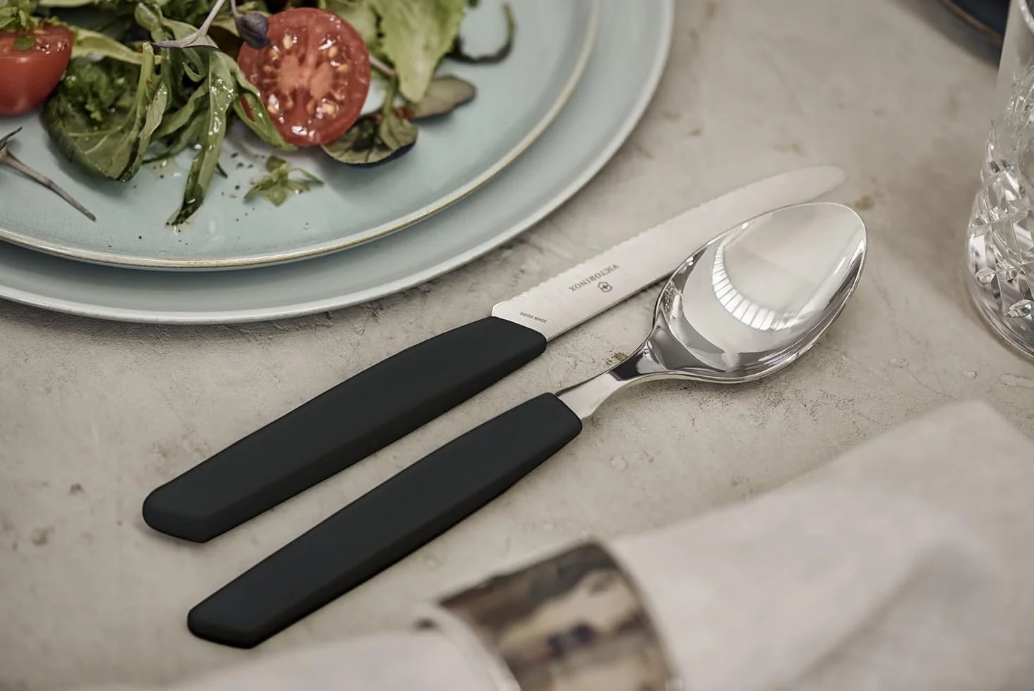 Victorinox Swiss Modern zestaw sztućców, 12-częściowy, nóż do pomidorów i stołowy, widelec stołowy, czarny, stal nierdzewna