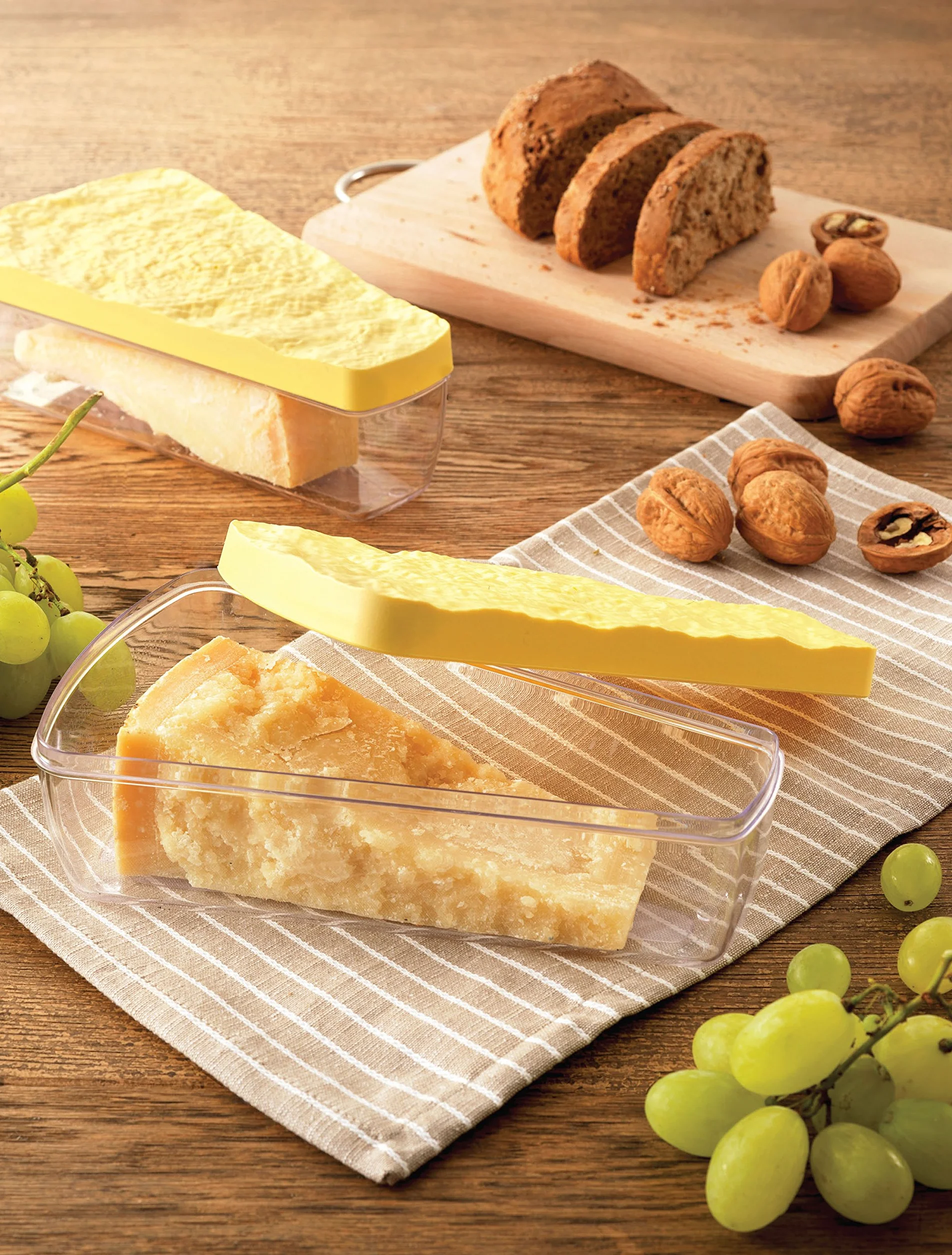 Parmezan Snips 0,9 l BPA tworzywo sztuczne