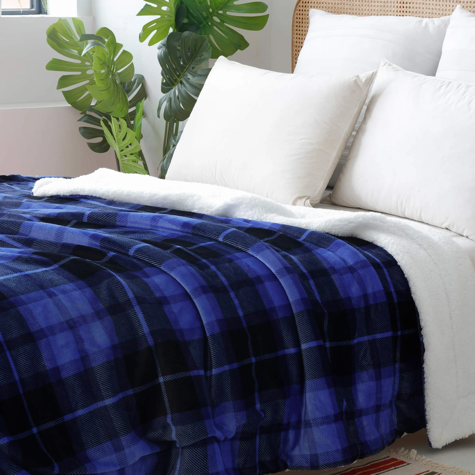 SOCHOW Koc polarowy w kratę Sherpa dwustronny 150 x 200 cm niebieski