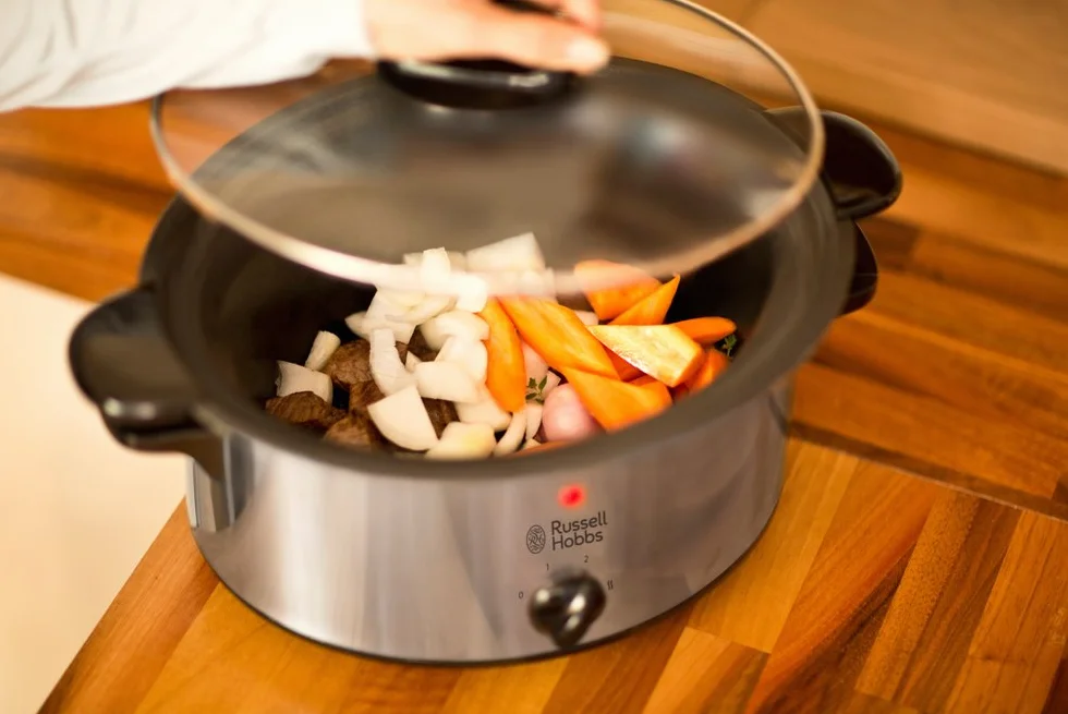 Russell Hobbs wolnowar, 3 ustawienia temperatury, pojemność 3,5l, wyjmowany garnek, funkcja utrzymania ciepła, stal nierdzewna, moc 160W, srebrny, Cook@Home Slowcooker 22740-56