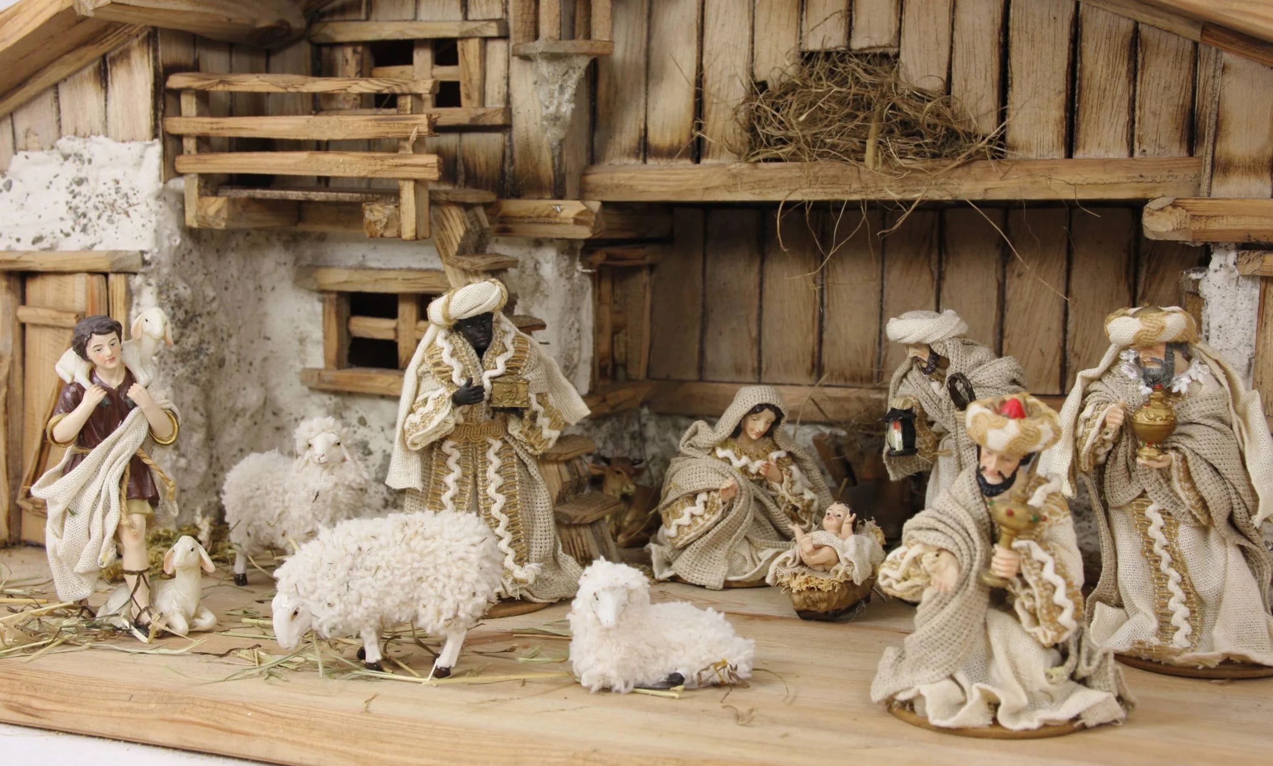 FADEDA Pasterz z owcami/wysokość: 7 cm/ręcznie malowane/wierne szczegóły figurki szopki bożonarodzeniowej - dekoracja stołu bożonarodzeniowego szopka akcesoria