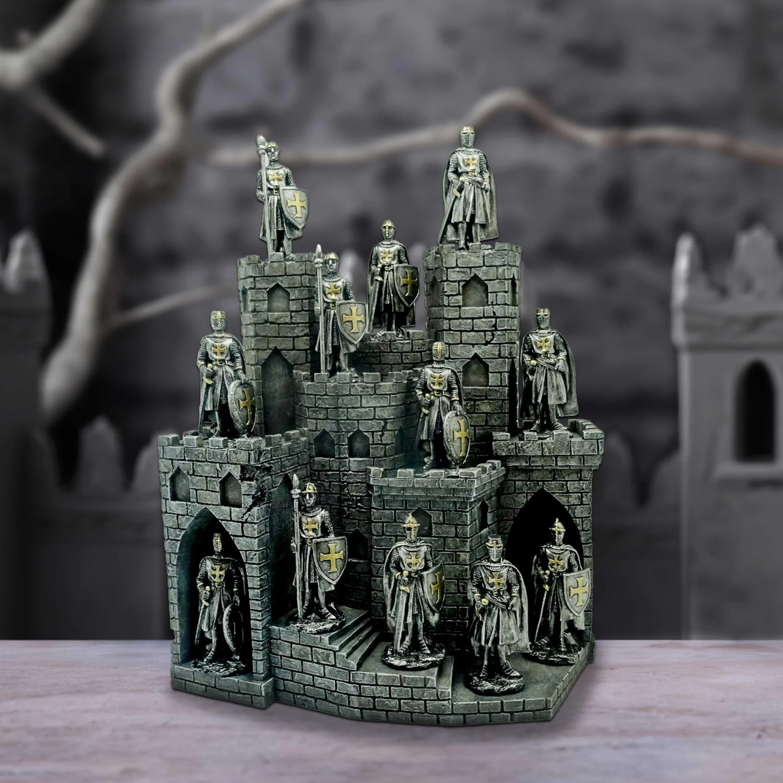 Nemesis Now Rycerze Wieży z zestawem figurek 48 rycerzy 25 cm, żywica, srebrny, średniowieczny zamek z zestawem figurek 48 rycerzy, towar rycerski, odlewany w najlepszej żywicy, ręcznie malowany