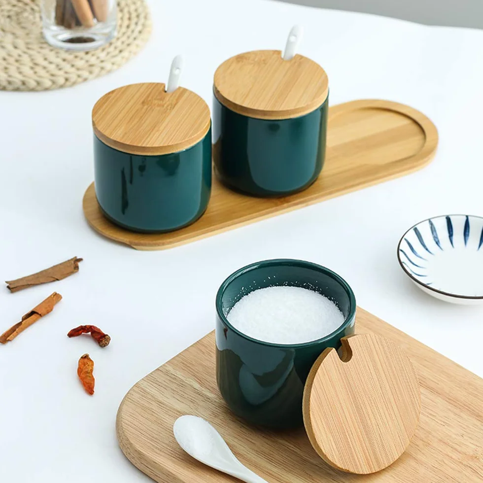 Zestaw 2 ceramicznych pojemników na przyprawy, garnek na sól, cukiernica, słoiki na przyprawy z łyżeczką i bambusową pokrywką, na herbatę, cukier, sól, przyprawy