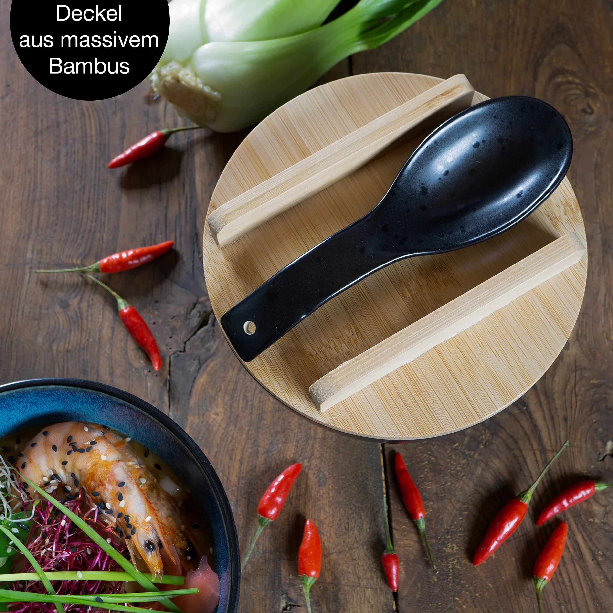 Moritz & Moritz Zestaw ceramicznych misek do ramenu, 2 sztuki - średnica 15 cm - 600 ml / 20,3 uncji - kolor czarny i niebieski - zawiera bambusowe pokrywki, łyżki i 4 pałeczki - japońskie miski na
