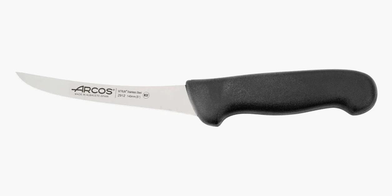 Arcos Seria 2900, półelastyczny zakrzywiony nóż do drylowania, ostrze ze stali nierdzewnej 140 mm nitrom, uchwyt z polipropylenu w kolorze czarnym