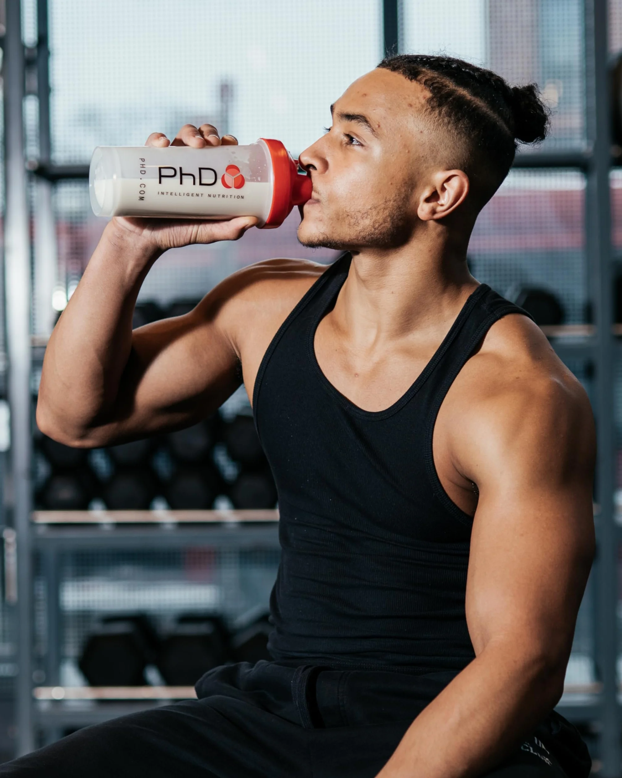 PhD Nutrition Mixball Shaker Shaker do koktajli proteinowych, trzepaczka druciana, czerwona pokrywka bez kapania, przezroczysty kolor, 600 ml