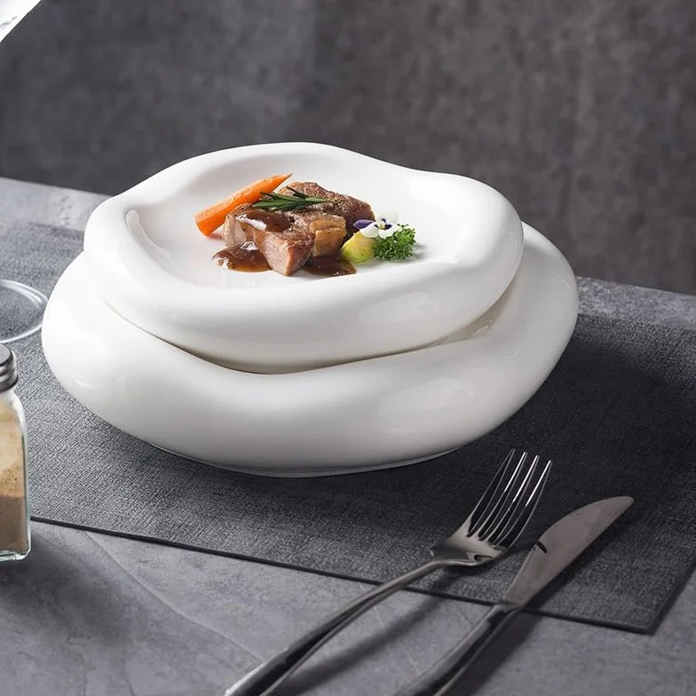 Kreatywne ceramiczne talerze obiadowe do zachodniego hotelu, restauracji, specjalny kształt, biała chmura, artystyczny design, deser, ciasto, czysta zastawa stołowa salaterka kuchenna