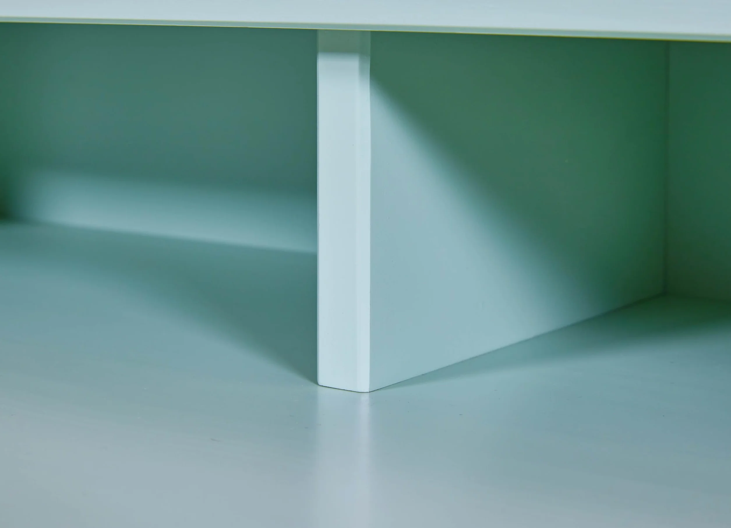 Inter Link - Biurko z litego drewna sosnowego – stolik pod komputer – miejsce pracy – stolik biurowy – wytrzymałe, stabilne i ponadczasowe – z otworem na kabel – szer. 110 cm x gł. 69 cm x wys.: 91 cm