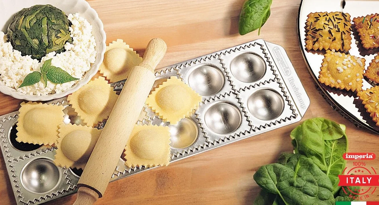 Imperia Klasyczna linia Raviolamp. Forma ravioli Made in Italy. Akcesoria do maszyny do ciasta. Akcesoria kuchenne z aluminium do świeżego ciasta. Z Mattarello (12 Ravioli szefa kuchni)
