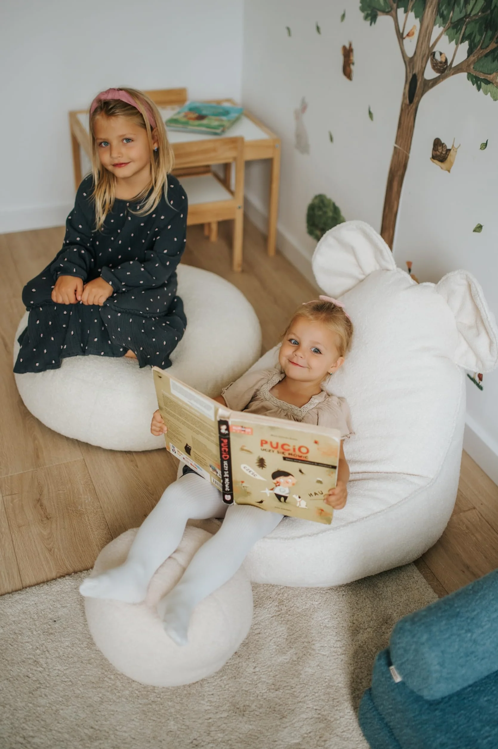 Gutekissen® Kinder Sitzsack „Miki” z usszami – Wygodny, dywan stolarski Montessori do pokoju dziecięcego (szary, 68/68/50 z usszami)