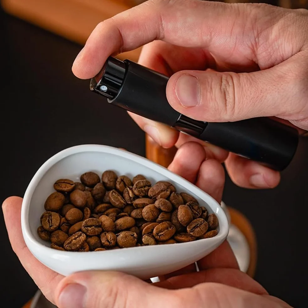 1 zestaw kubków z dozownikiem i butelką z rozpylaczem, ceramiczny kubek z dozownikiem i butelka z rozpylaczem RDT – idealny dla miłośników espresso, zestaw akcesoriów baristy do kawy, herbaty,
