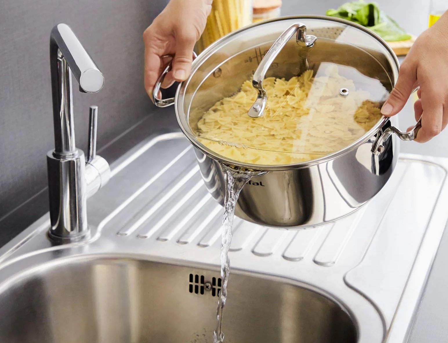 TEFAL Duetto+ G719S734 Zestaw garnków stalowych 7-elementowy: Garnek z pokrywką do odcedzania 5L, 2,9L, 2L, rondel 1,5L, Pokrywki z otworami do odcedzania