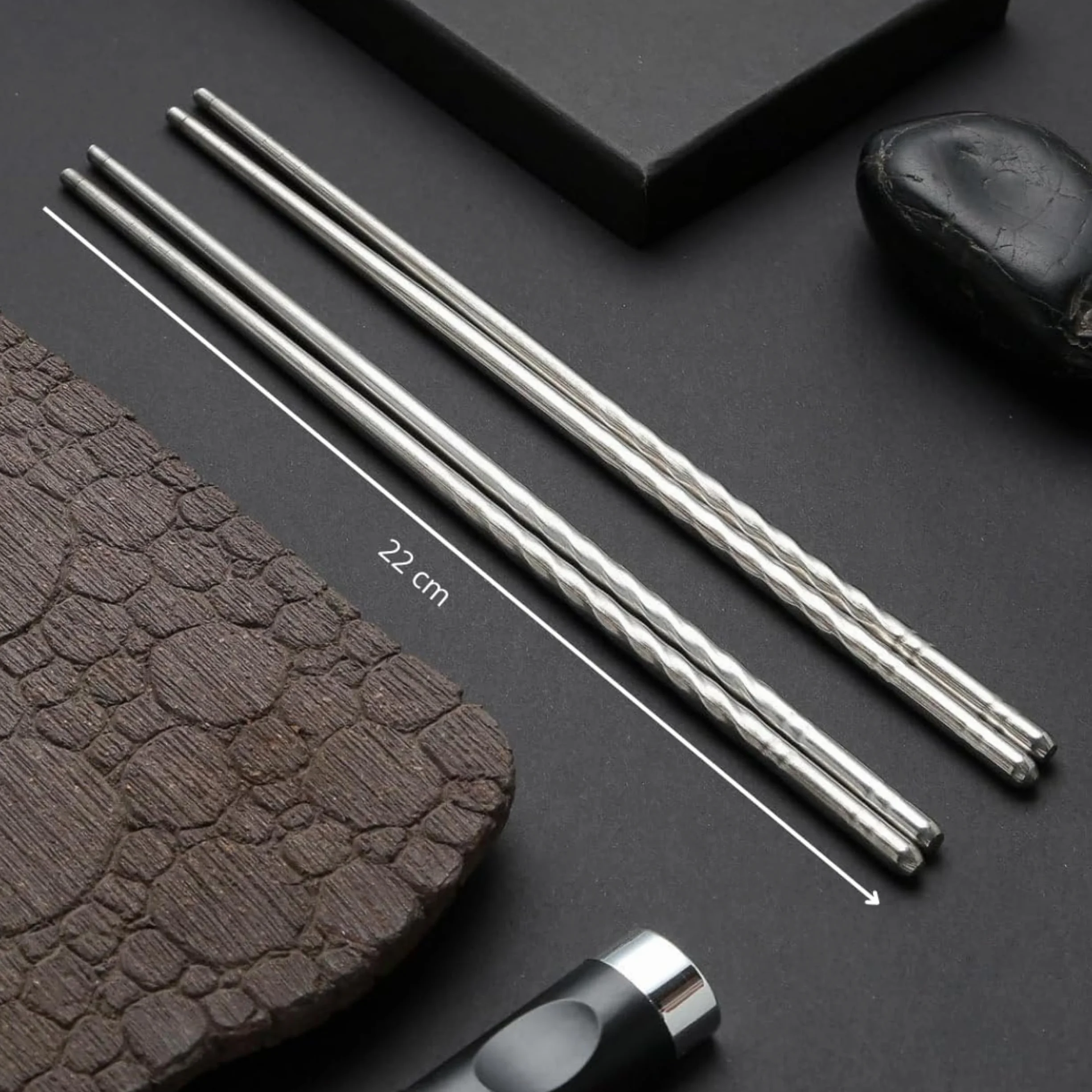 PARENCE.- Zestaw 4 pałeczek ze stali nierdzewnej - Długość 22 cm | Wielokrotnego użytku, lekki i łatwy do czyszczenia | Idealny do kuchni azjatyckiej, sushi, ramenu, dim sum