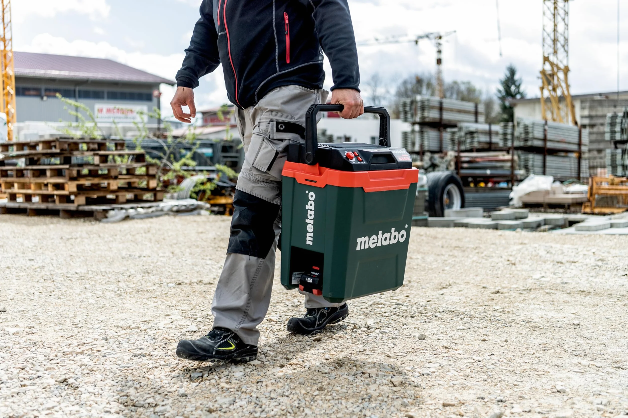 Metabo akumulatorowa lodówka KB 18 BL – 600791850 – 18 V – Zamykana lodówka z funkcją podgrzewania – Z otwieraczem do butelek i silnikiem bezszczotkowym – Bez akumulatora i ładowarki