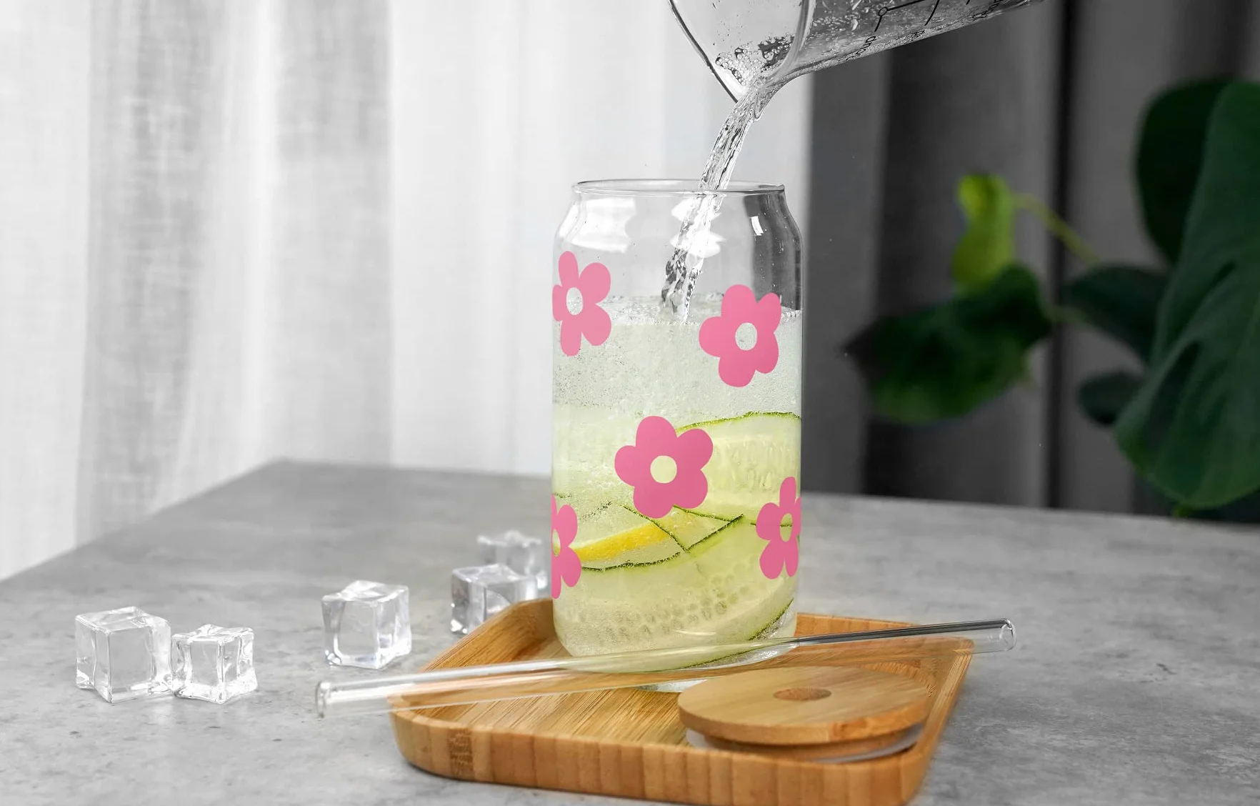 Mason Life Szklanka do puszki piwa z pokrywkami i słomką, kubki w kształcie, szklanki do picia 590 ml, szklanki do kawy mrożonej, szklanka do smoothie (różowy kwiat x 2)