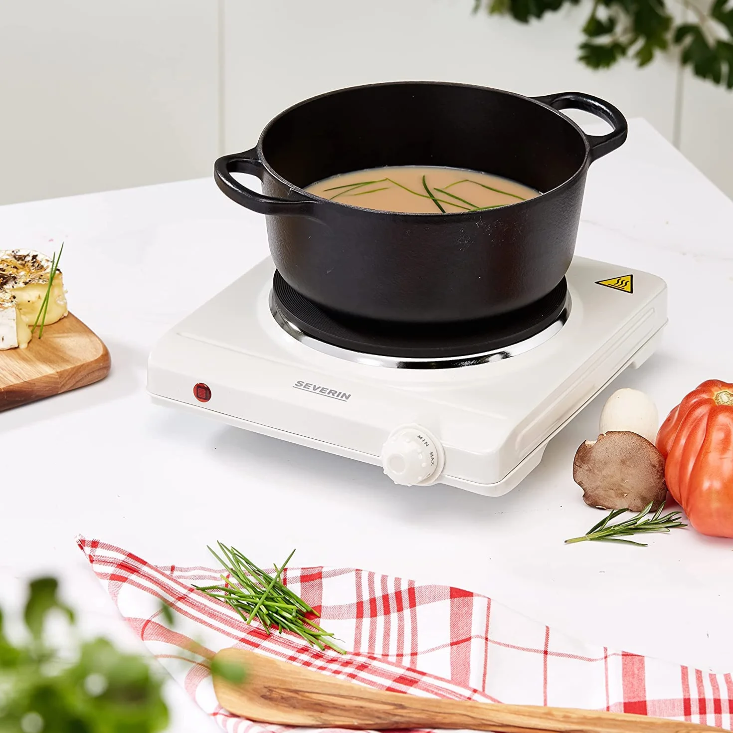 SEVERIN Płyta kuchenna do kuchni, biura lub na kemping, mała płyta kuchenna z bezstopniową regulacją temperatury, kuchenka kempingowa do garnka, biała, 1500 W, KP 1091