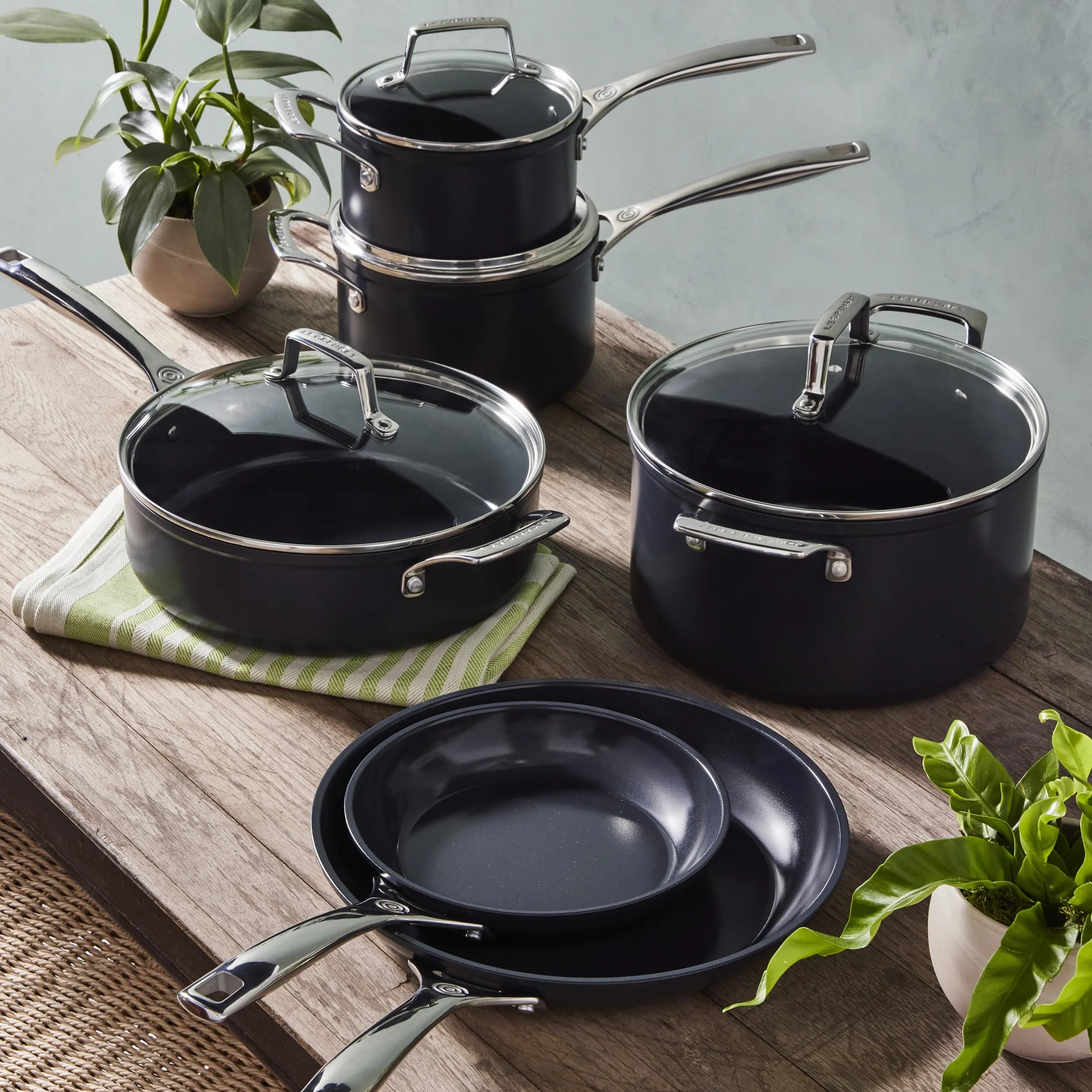 Le Creuset Niezbędna nieprzywierająca ceramiczna płytka braiser ze szklaną pokrywką, 3,5 l