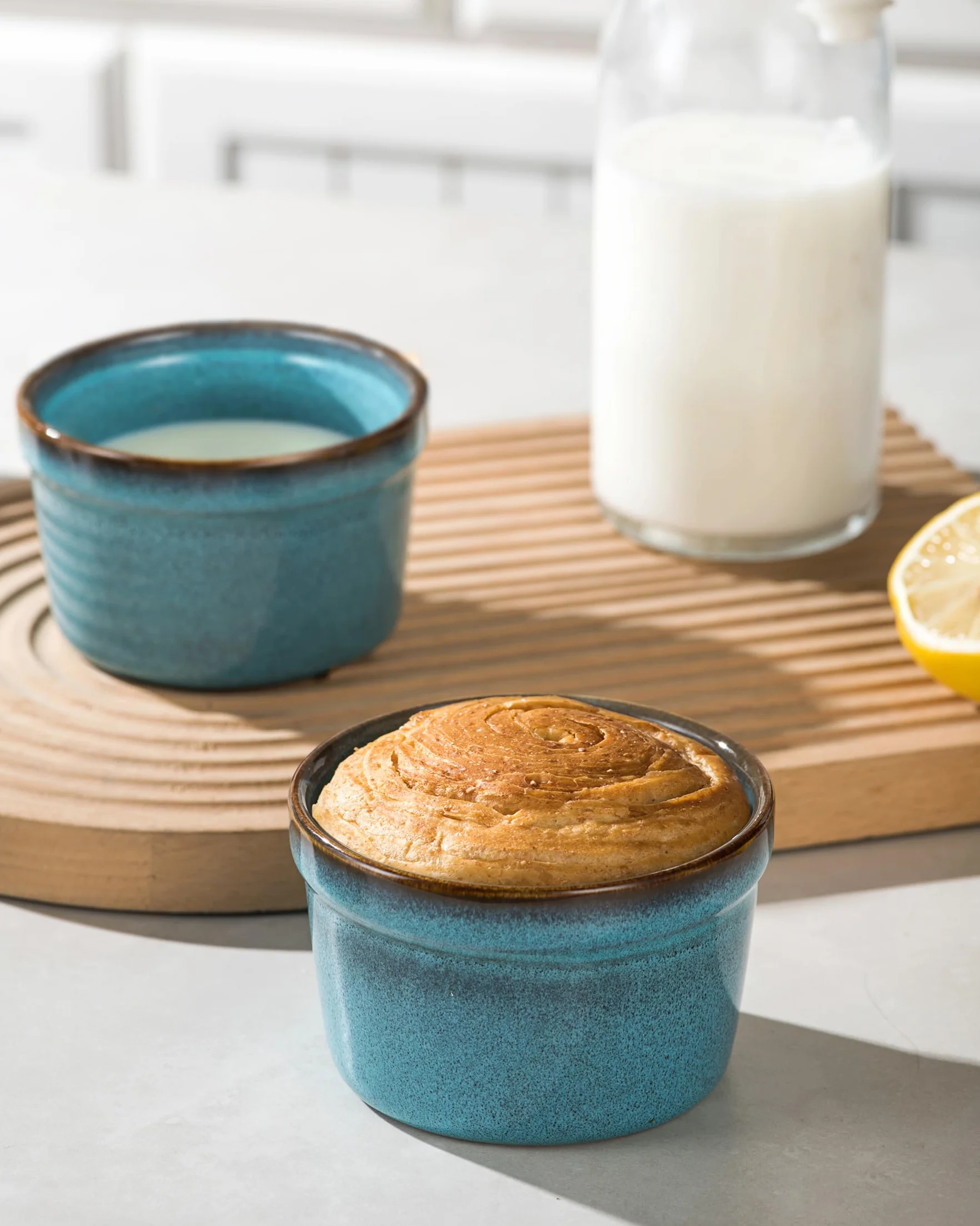 HENXFEN LEAD Zestaw 4 foremek do sufletu, 240 ml Creme Brulee, małe naczynia do zapiekanek na pyszne przyprawy, ragout fin, pudding i Crème Brulee Reactive Blue