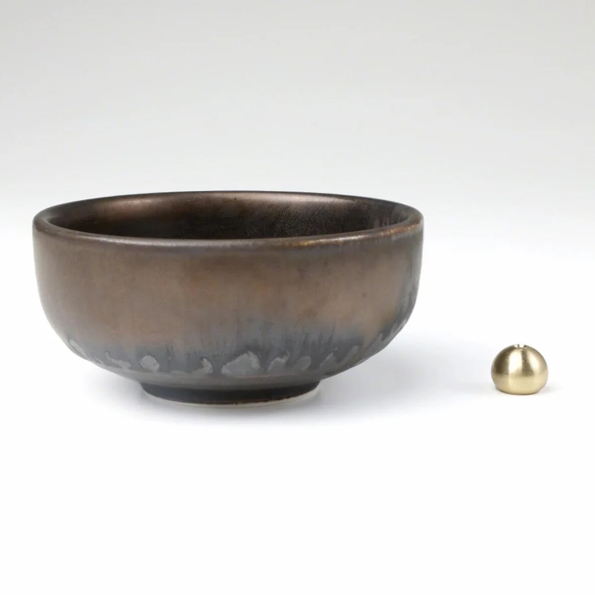 Asayu Made in Japan pojemnik na kadzidełka zen, na patyczki z łapaczem popiołu, 10 cm (3,9 cala), czarny i złoty, japoński ceramiczny łapacz popiołu i mosiężny palnik na kadzidełka - Zen czarne złoto