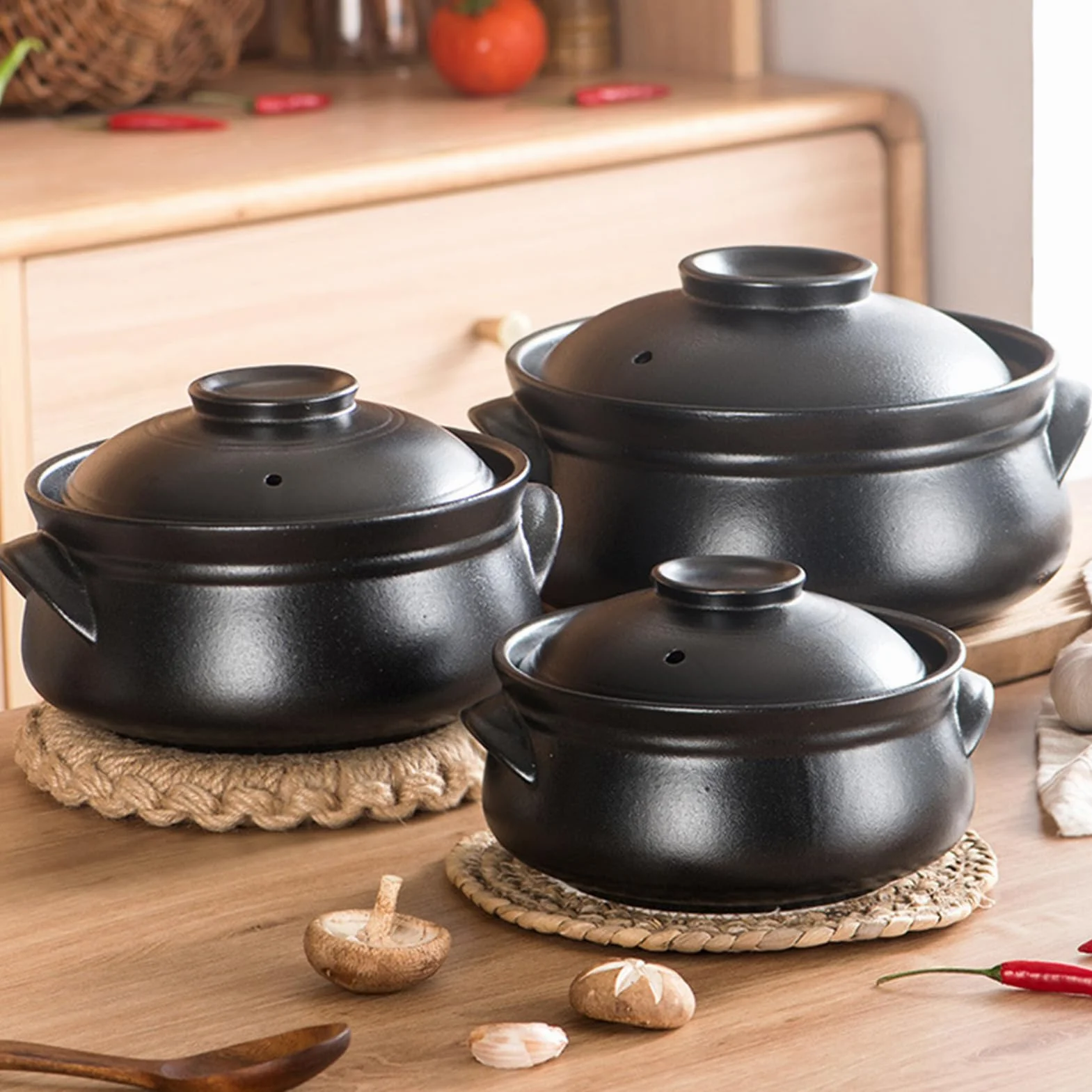 Ceramiczny garnek do gotowania, porcelanowa miska do zupy z uchwytem, zapiekanka i naczynia do gotowania na parze do makaronu i ryżu, zawiera pokrywkę i podwójną ceramiczną konstrukcję