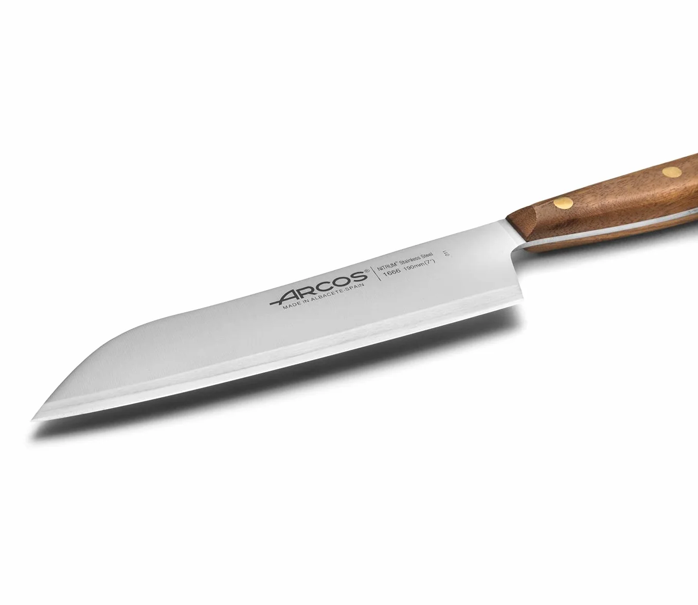 ARCOS Noże Santoku i ze stali. Japoński nóż kuchenny do ryb, mięsa i warzyw. Uchwyt z drewna Ovengkol 100% naturalnego FSC i ostrze 190mm. Seria Nordika. Kolor brązowy.