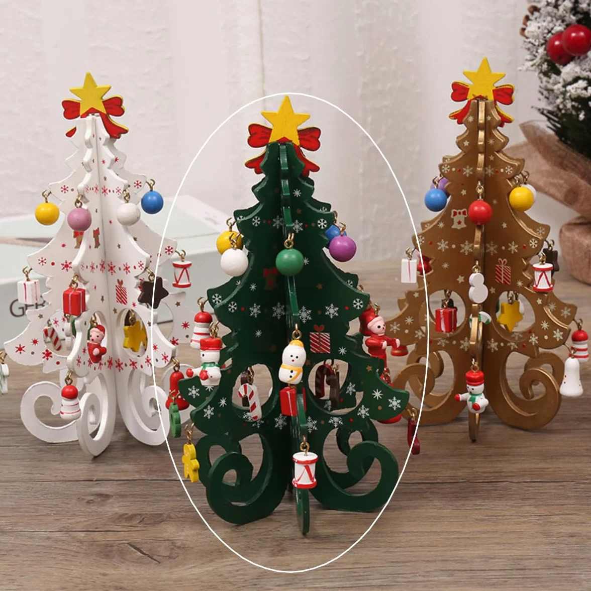 Mała choinka dekoracja stołu, drewniana, zielona, choinka z zawieszką, drewniana mini choinka, ornament, dekoracyjna dekoracja, dekoracja bożonarodzeniowa