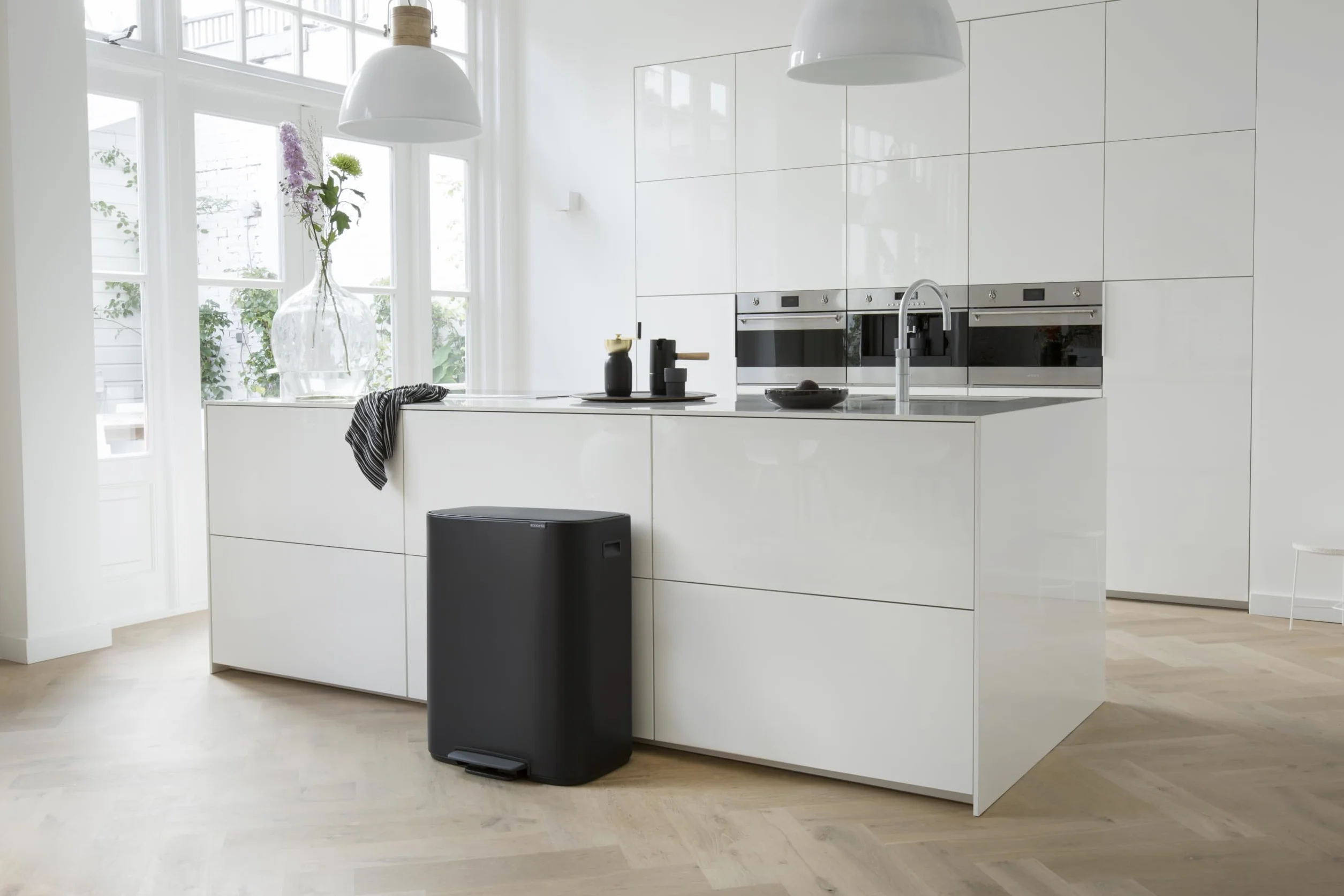 Brabantia Bo Kosz na Pedały 2x30L Duży Kosz na Śmieci do Kuchni Podwójny Czarny 54 x 37 x 65 cm