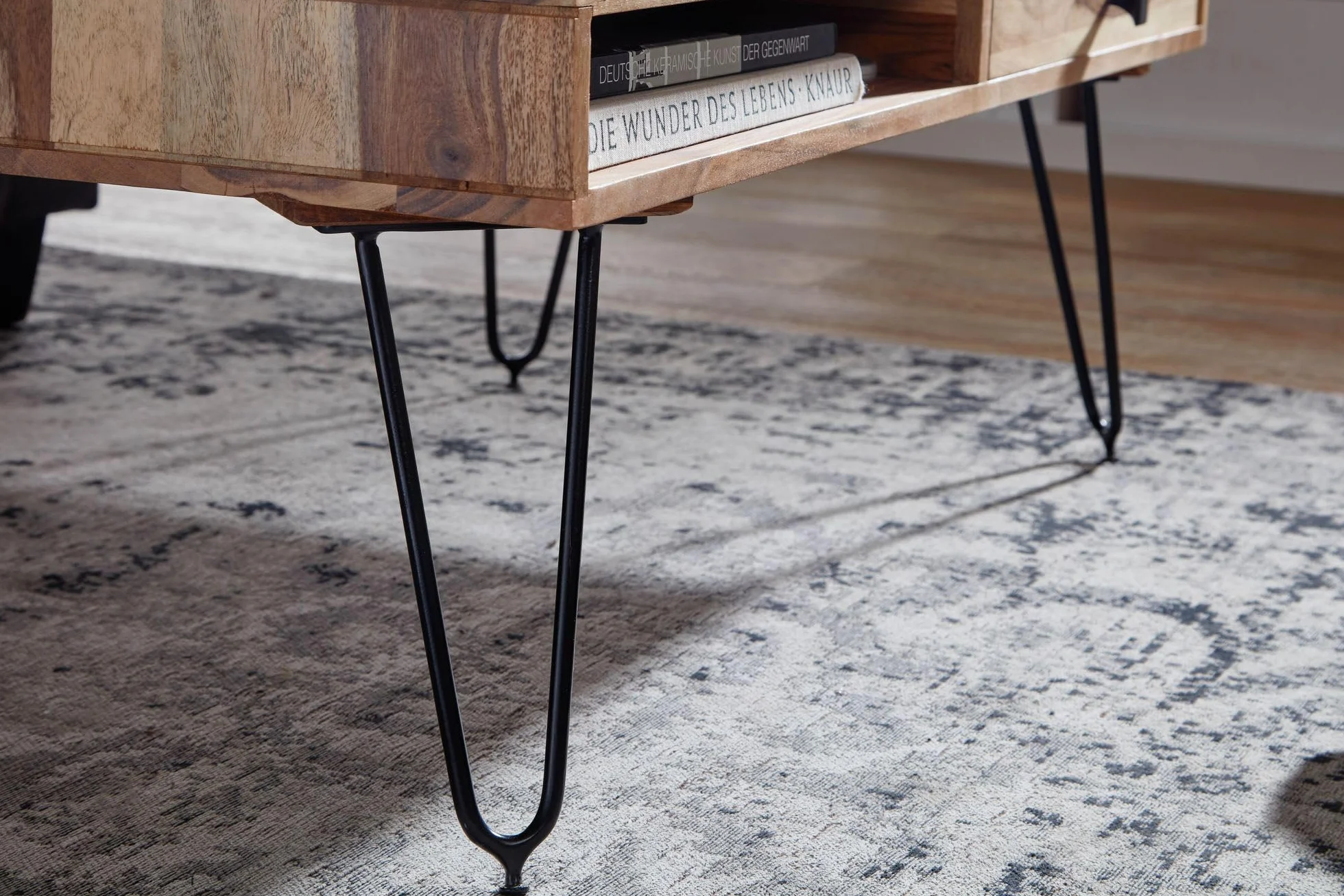 FineBuy stolik kawowy z litego drewna akacjowego, szerokość 117 cm, do salonu, metalowe nogi, styl dworkowy, stolik pomocniczy, produkt naturalny, meble do salonu, unikat, nowoczesne meble z litego drewna, prostokątne