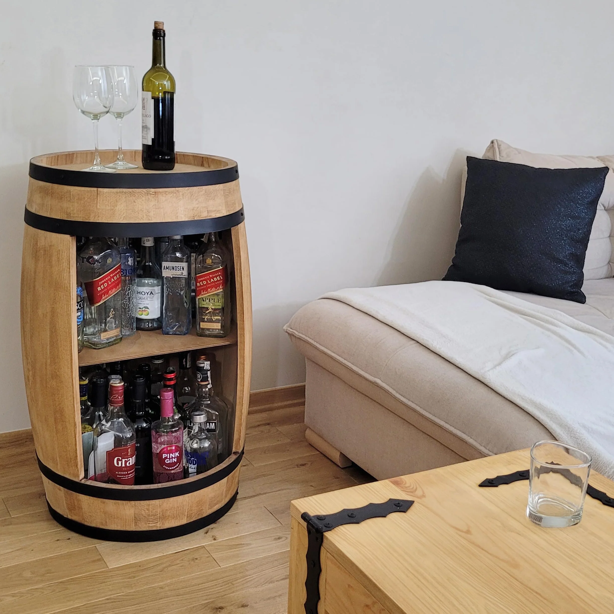 Minibar Szafka LED rustykalna, stolik barowy z drewna, 82 cm, beczka vintage do dekoracji domu, beczka na wino przekształcona w barek na alkohol i whisky, prezent dla mężczyzn