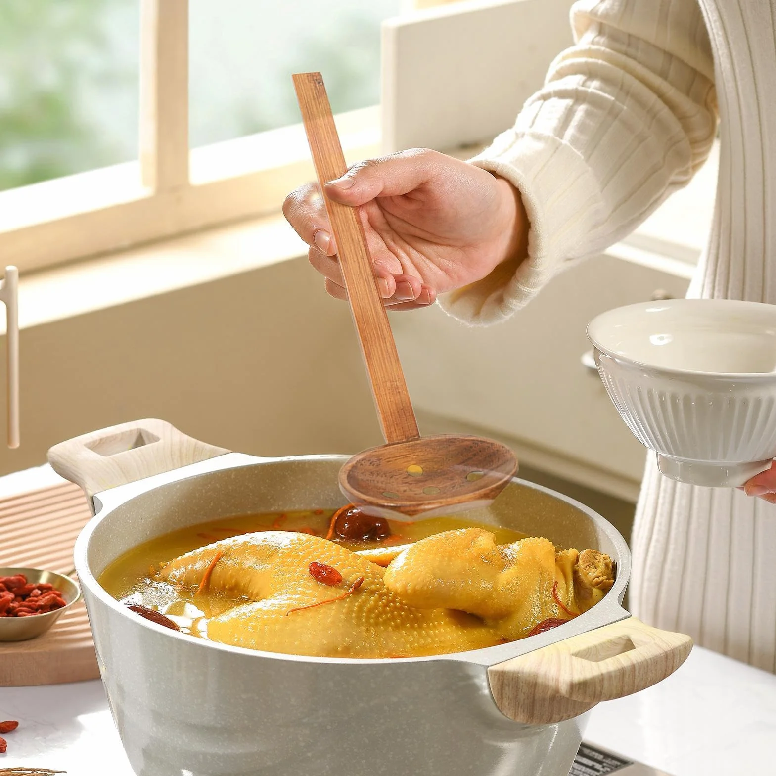 Japońska łyżka Ramen z naturalnego drewna gładka powierzchnia do serwowania zup