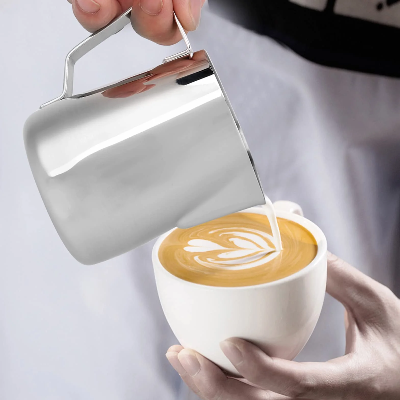 Zagęszczający Stalowe Mleko Frottler Pitcher Kawa Latte Jug Mub Mub Mub Kips do Domu do Domu i Picia Kawy w Domu Krzywa Wylej Wylanie Łatwe Oddzielenie Piana od L od L.