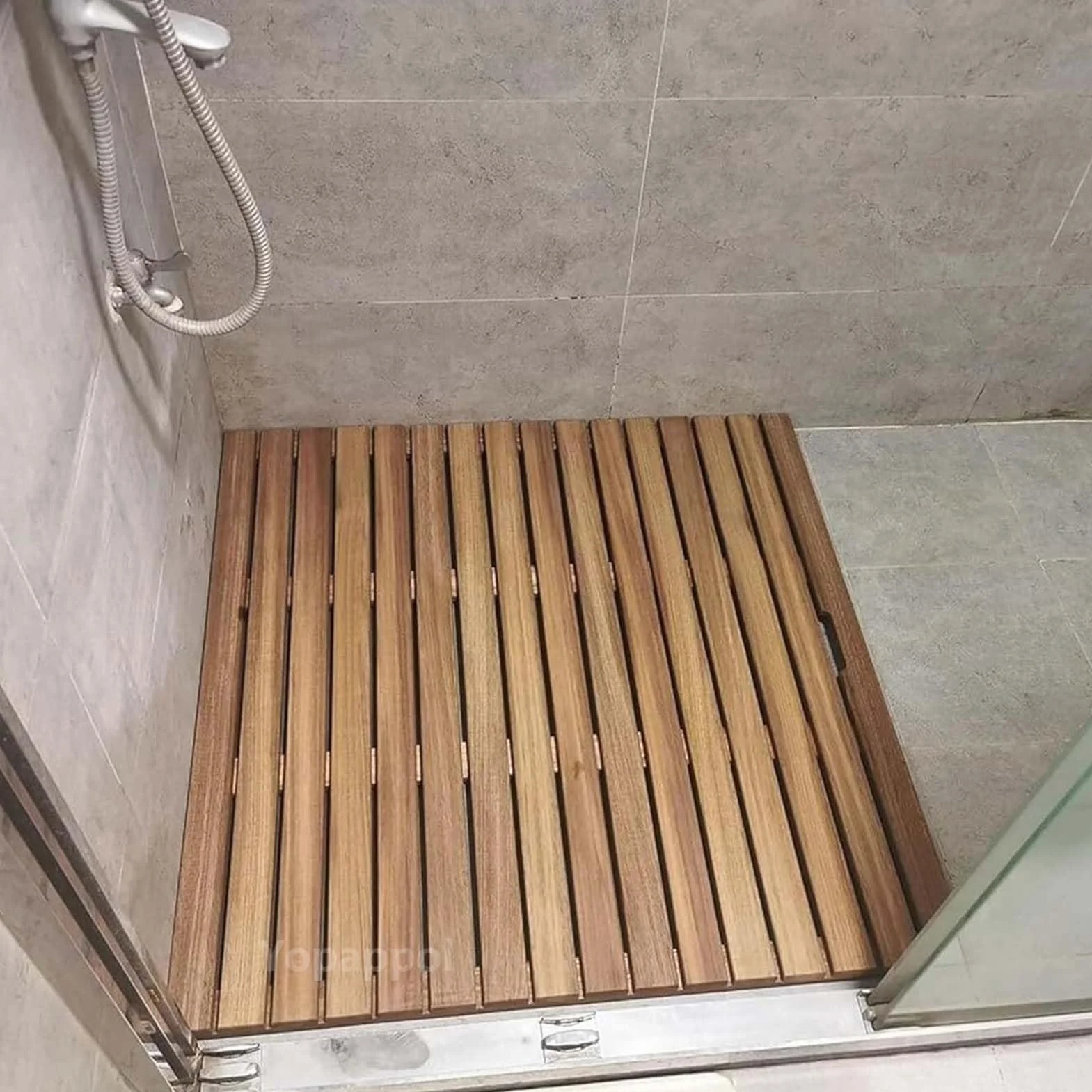 Duża antypoślizgowa mata łazienkowa z naturalnego drewna do prysznica i spa – nowoczesna ochrona podłogi 30 x 35 cm i dekoracja idealna do wanny i schodów – trwała deska z kaczkami