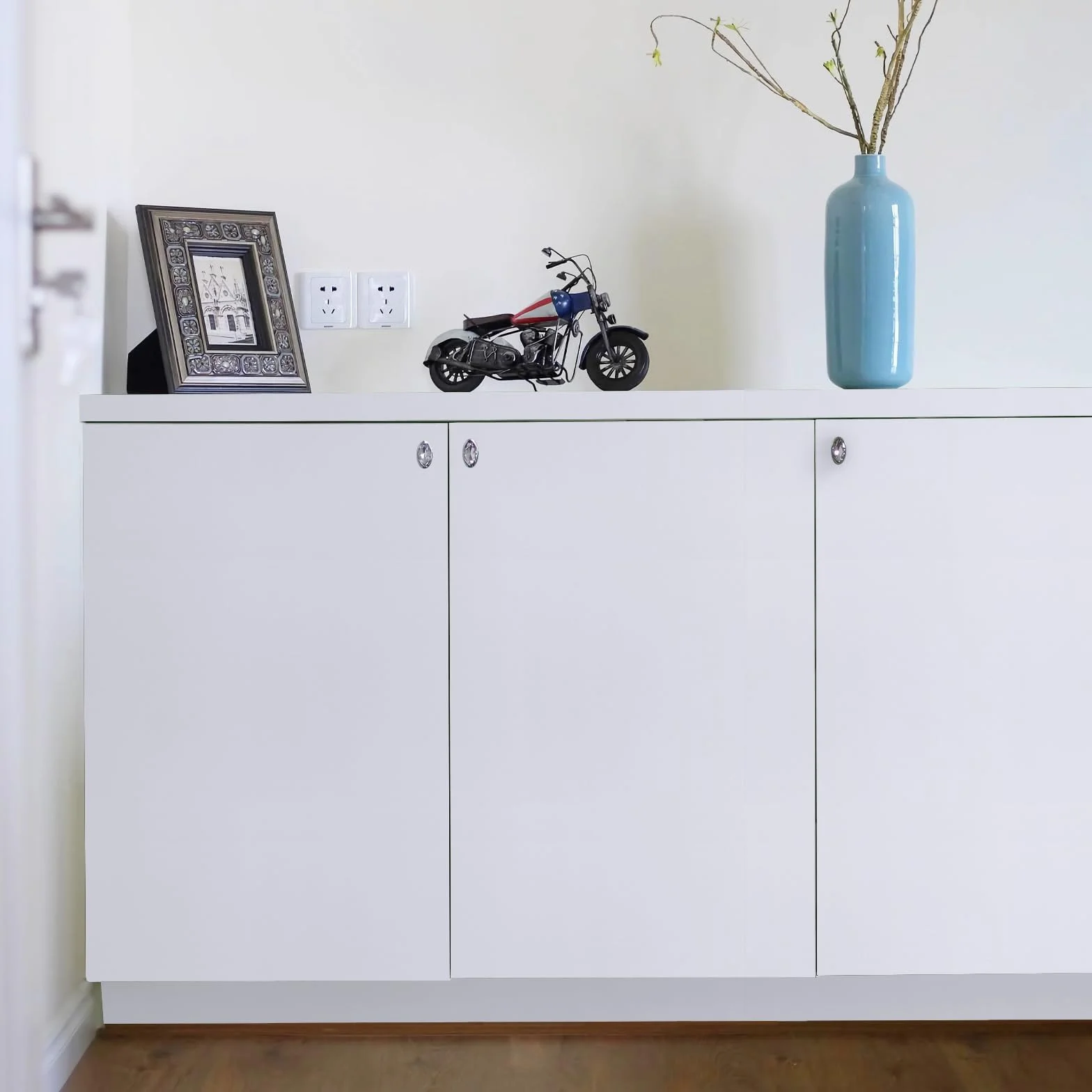 Hode Biała samoprzylepna tapeta z tworzywa sztucznego, samoprzylepna tapeta, winylowa rolka folii do mebli, 60 x 1000 cm, winylowa naklejka na meble na szafkę kuchenną, półkę ścienną (matowa)