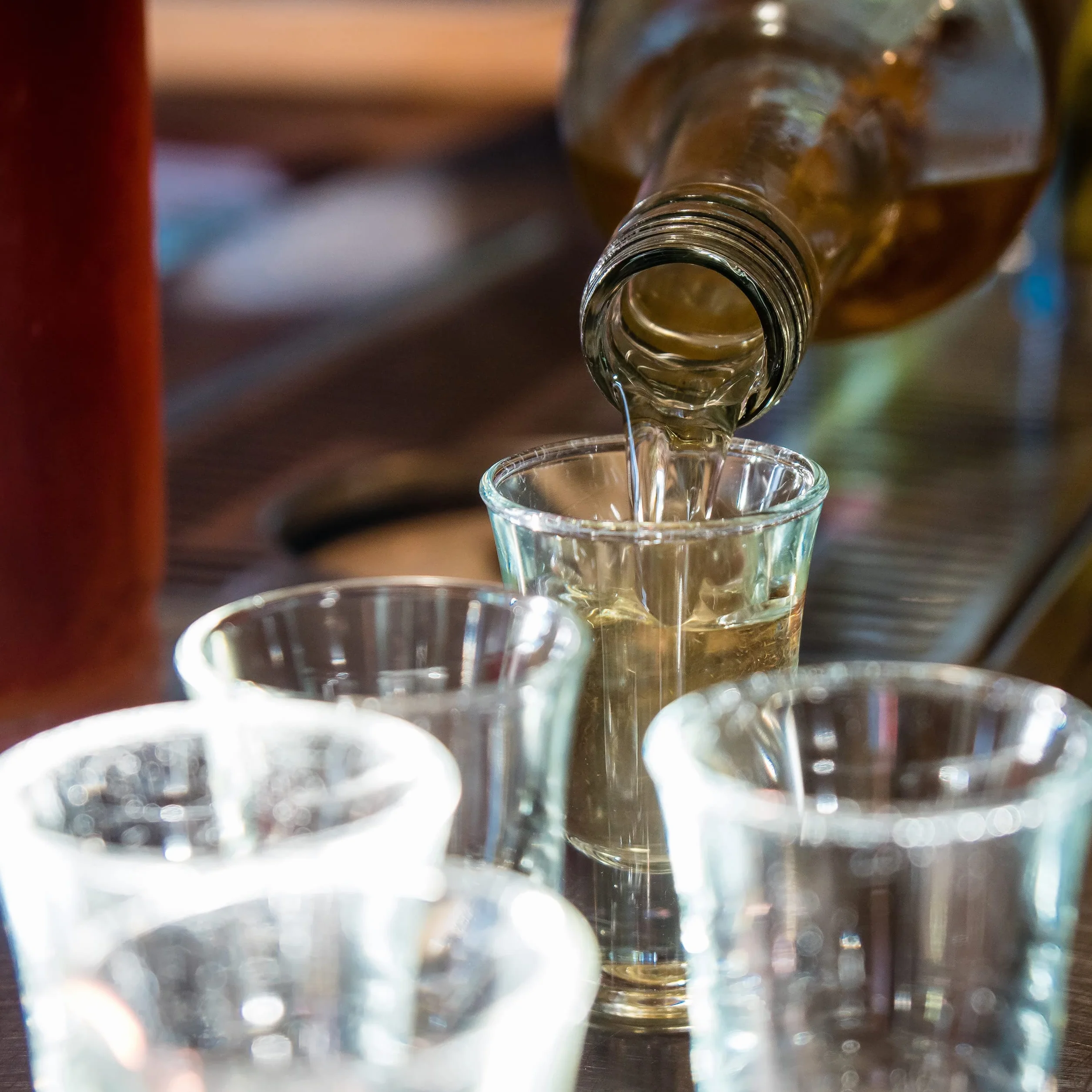 Relaxdays 96 x kieliszek do wódki, pinezki ze szkła, 4 cl, na likiery, kawę, karnawał, kieliszki do shotów, nadają się do mycia w zmywarce, przezroczyste